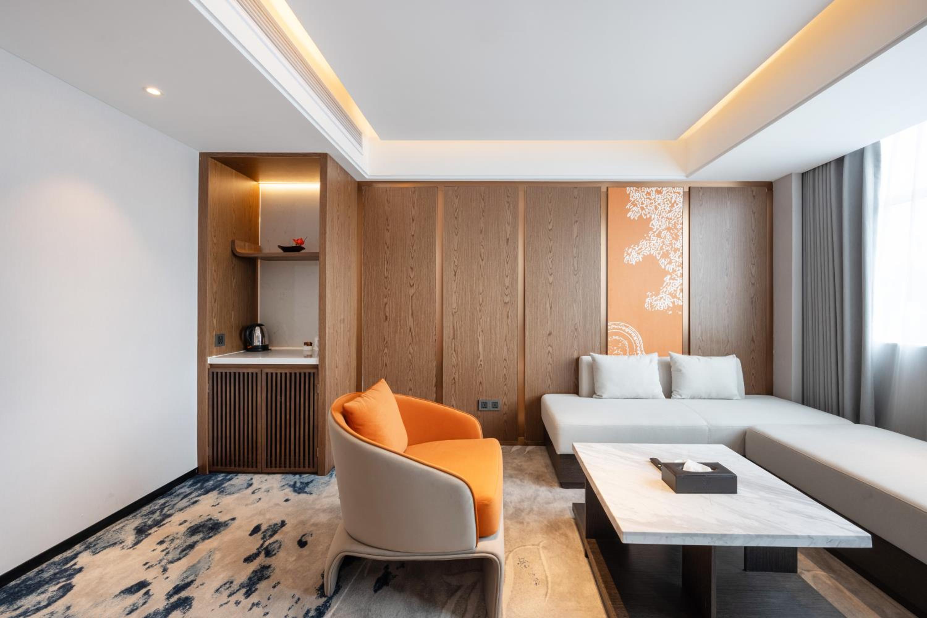 Business Suite Room - Photo 3