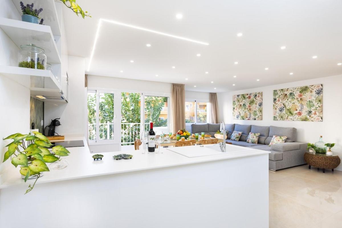 Three-Bedroom Apartment with Balcony