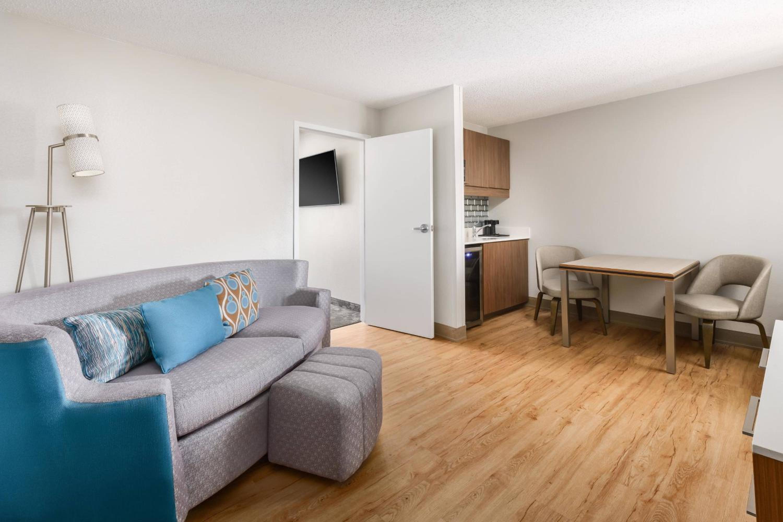 King Room - Mobility/Hearing Accessible with Tub
