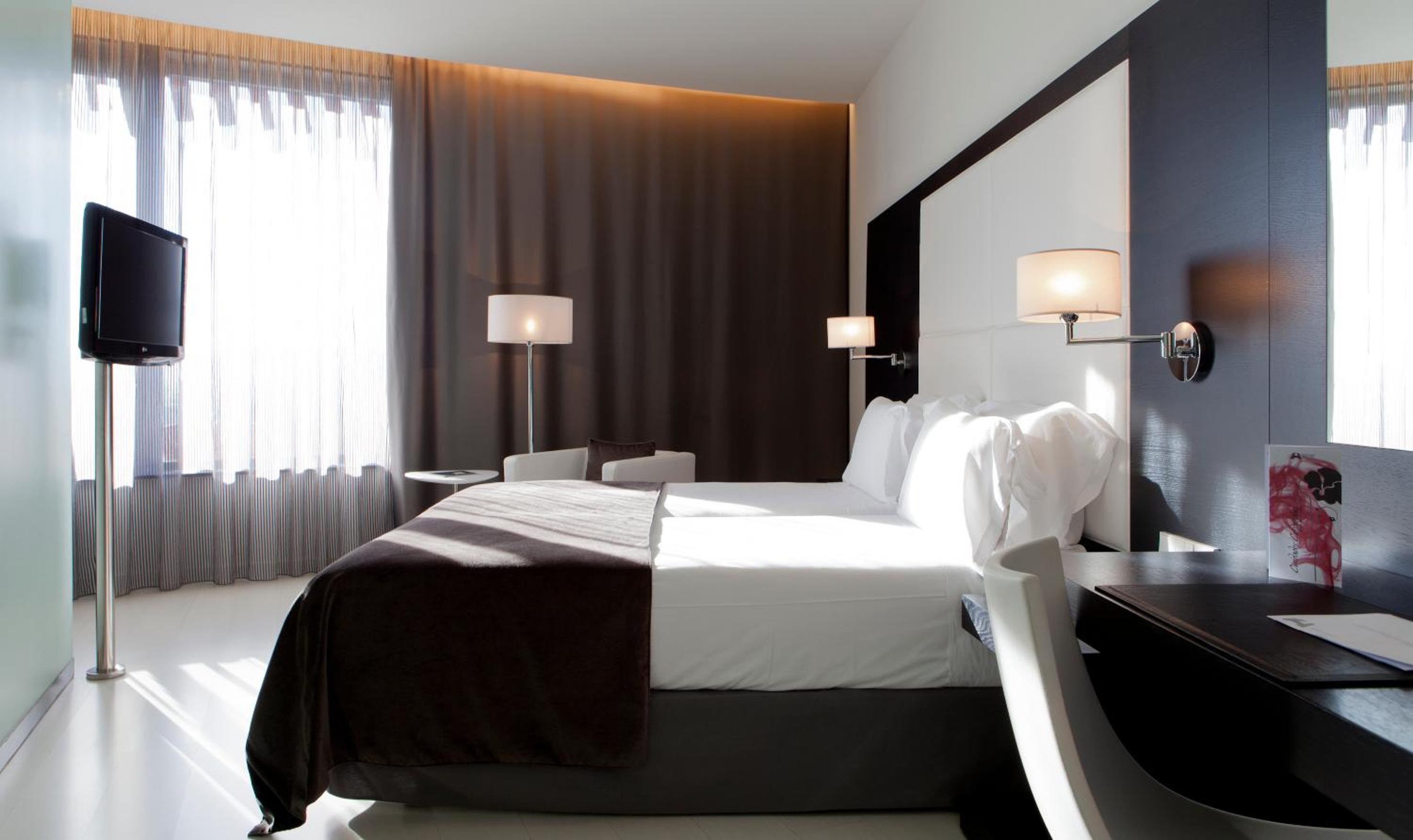 Standard Double or Twin Room - Photo 4