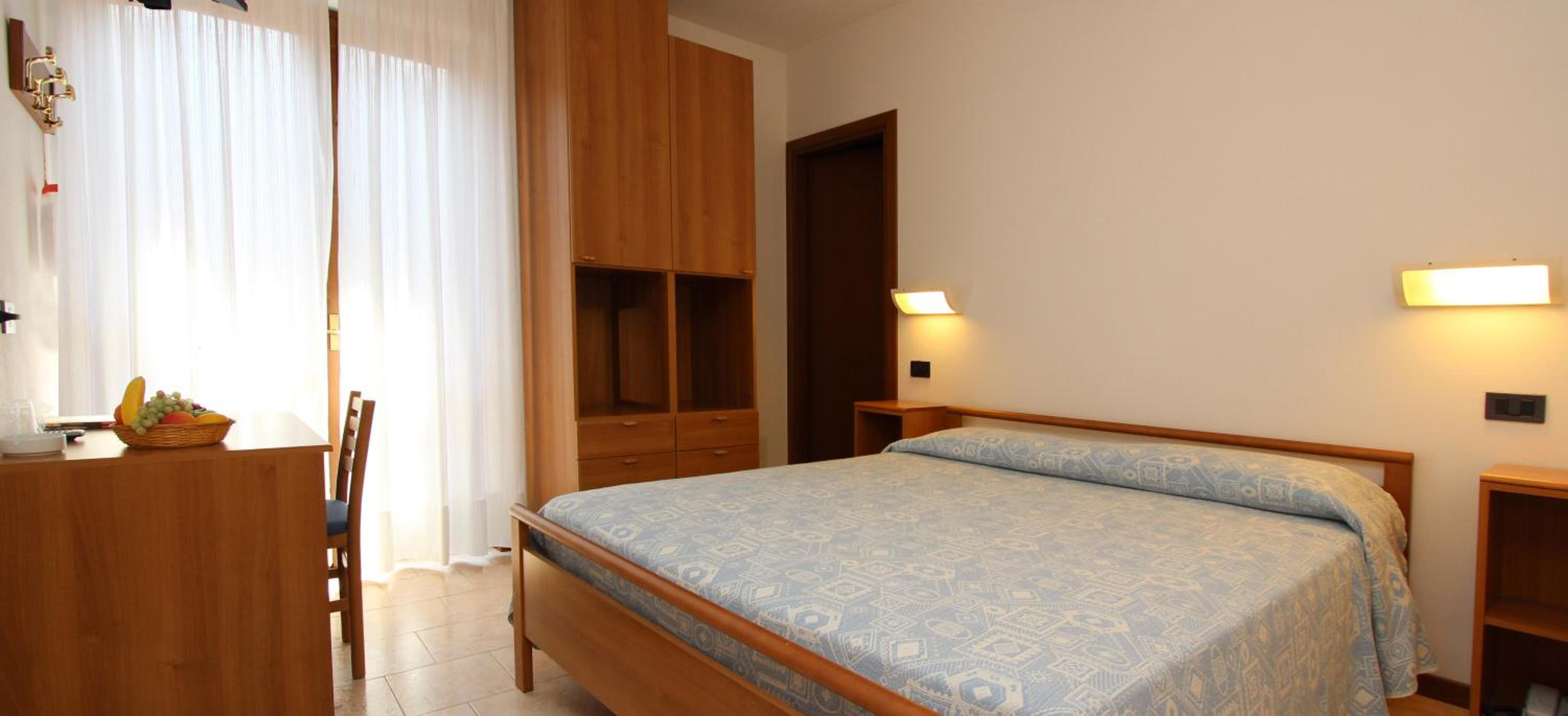 Economy Double Room photo 1
