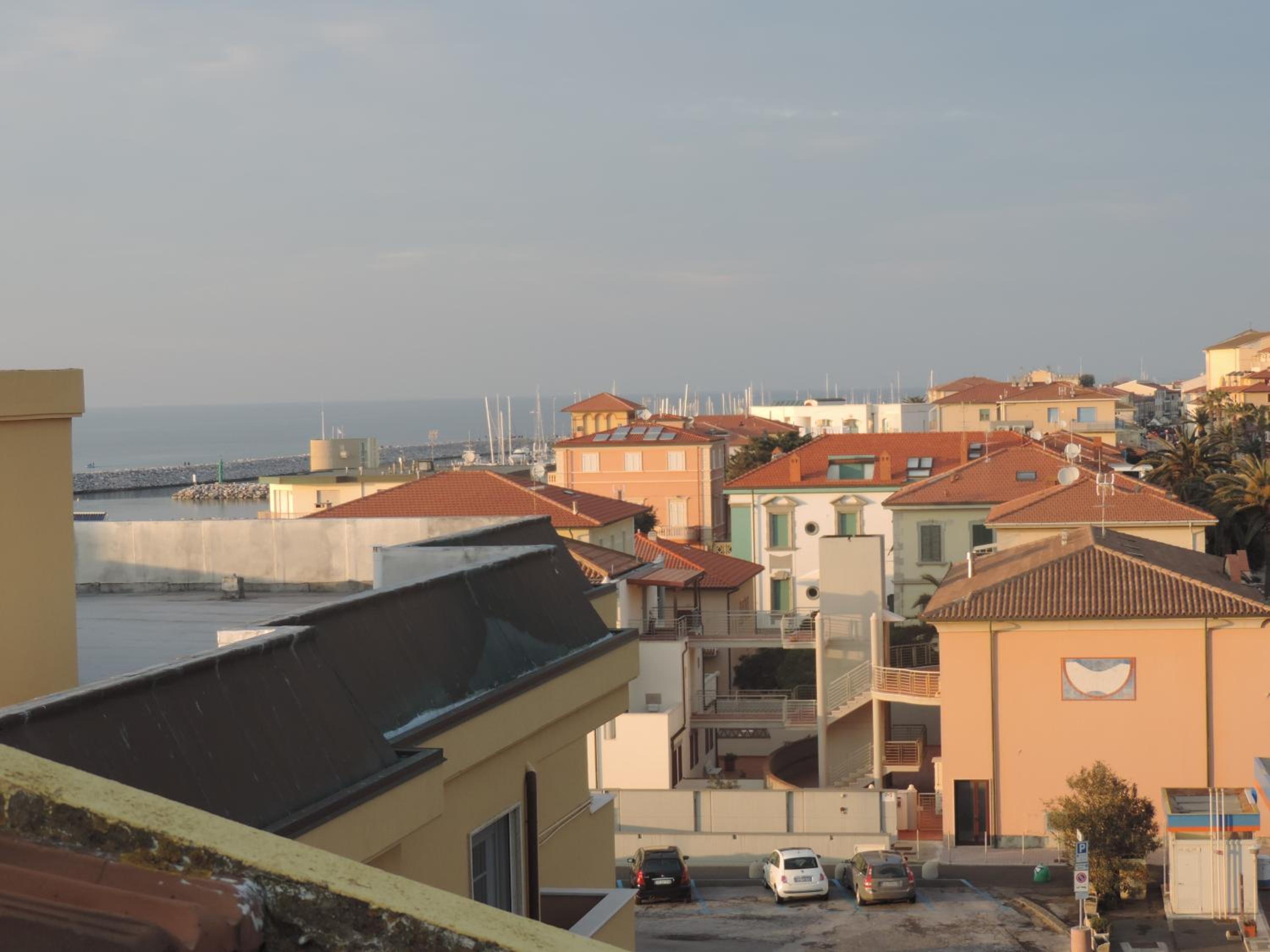 Apartment - Split Level photo 3