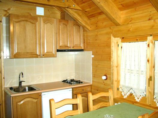 One-Bedroom Bungalow (2 Adults) photo 2