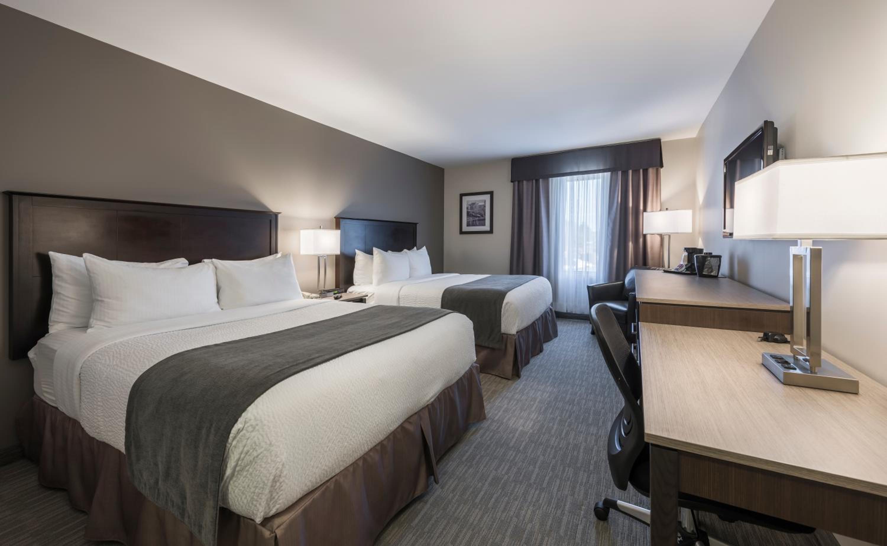 Queen Room with Two Queen Beds - Mobility Access/Non-Smoking - Photo 2
