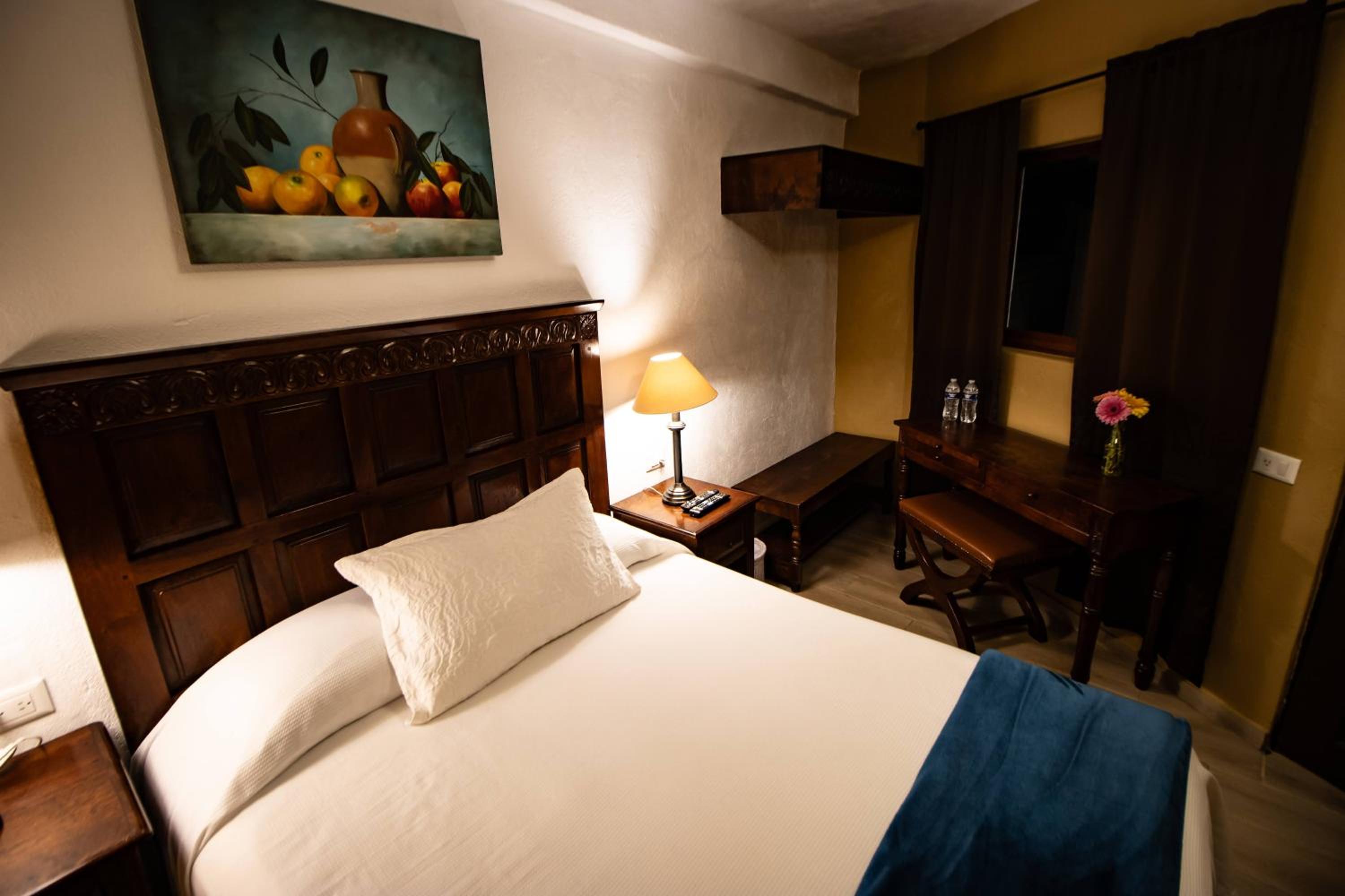 Standard Queen Room