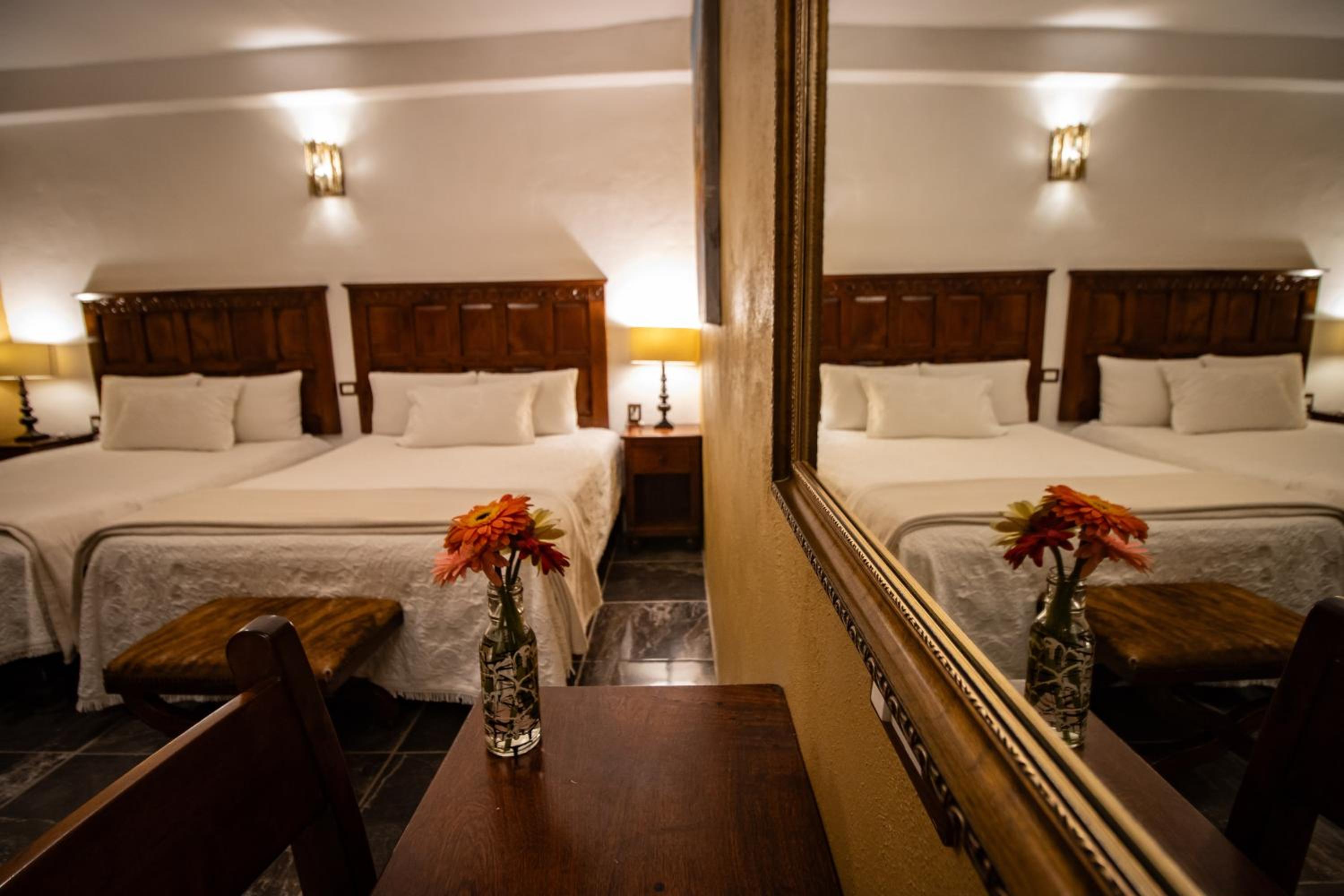 Standard Queen Room with Two Queen Beds photo 2