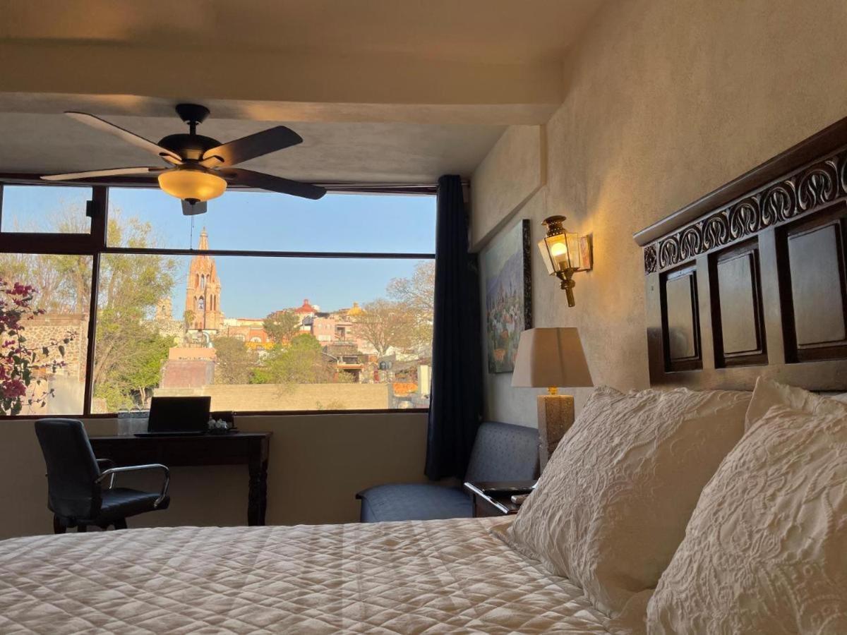 Superior King Room photo 2