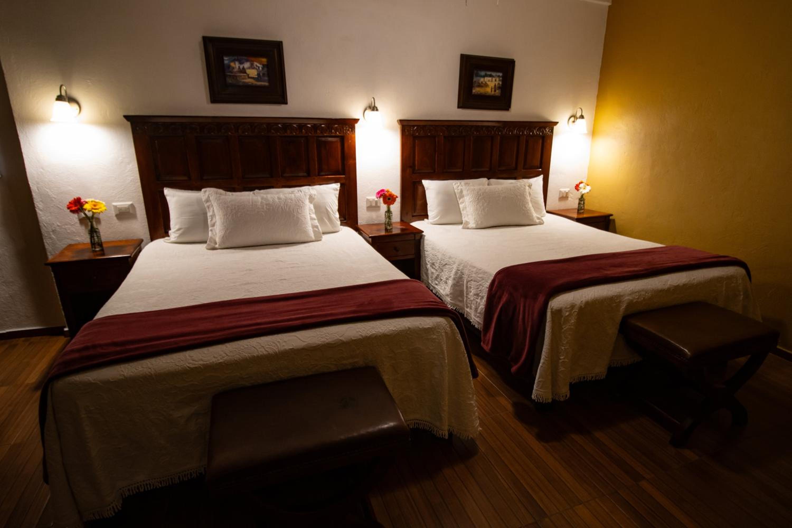 Superior Queen Room with Two Queen Beds photo 2