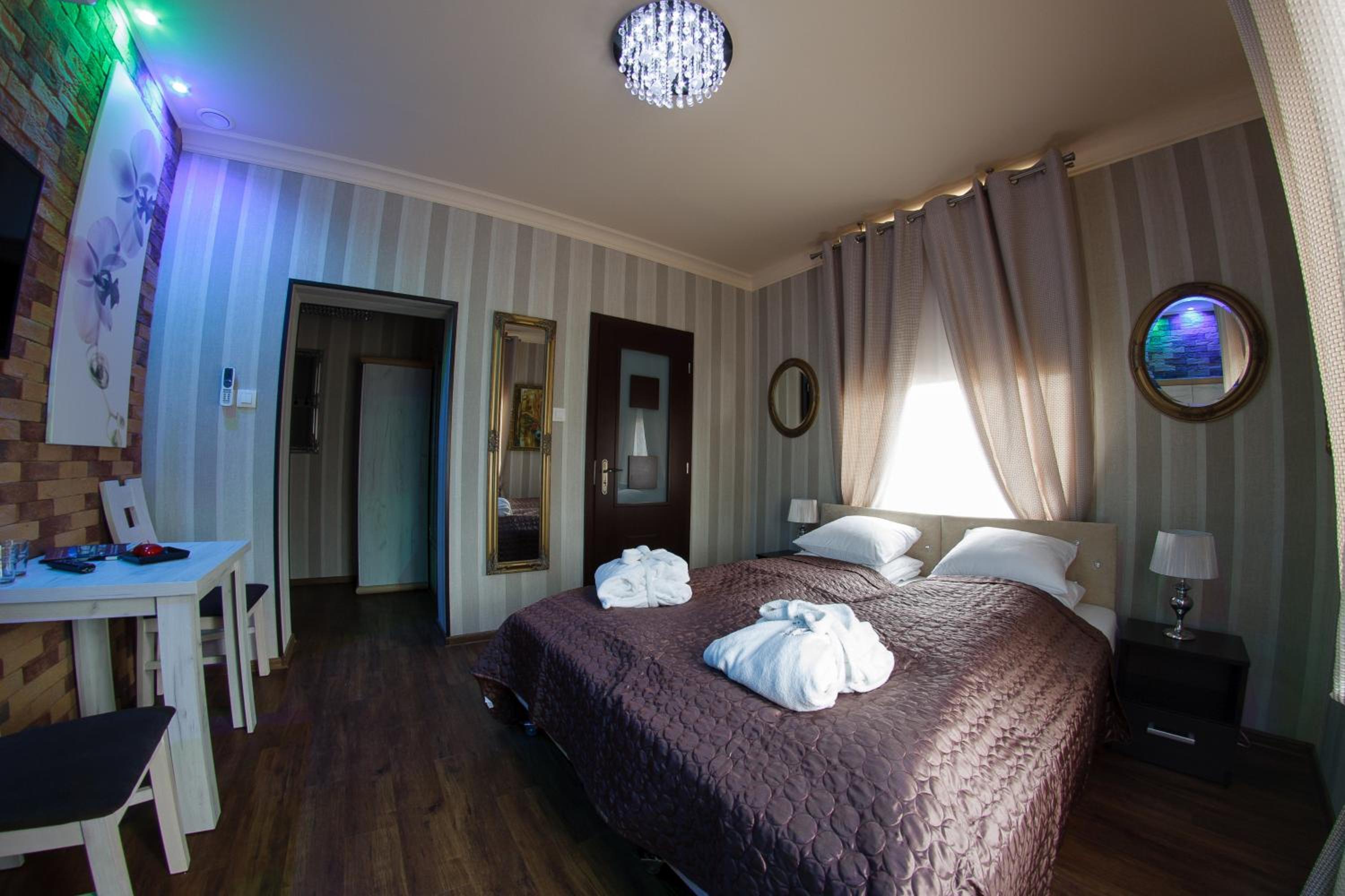 Budget Double Room with unlimited access to Roman Terms - Photo 9