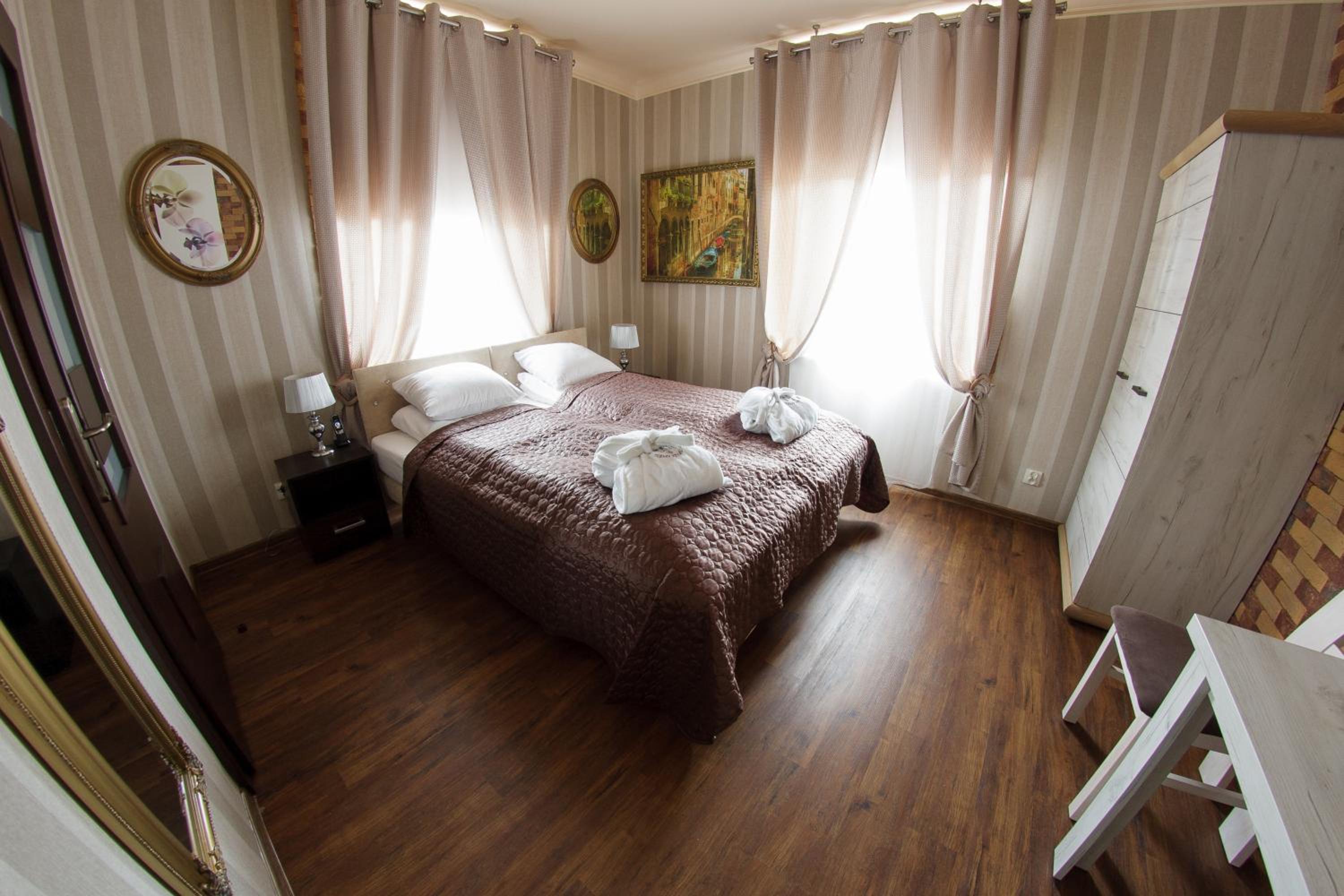 Budget Double Room with unlimited access to Roman Terms - Photo 10