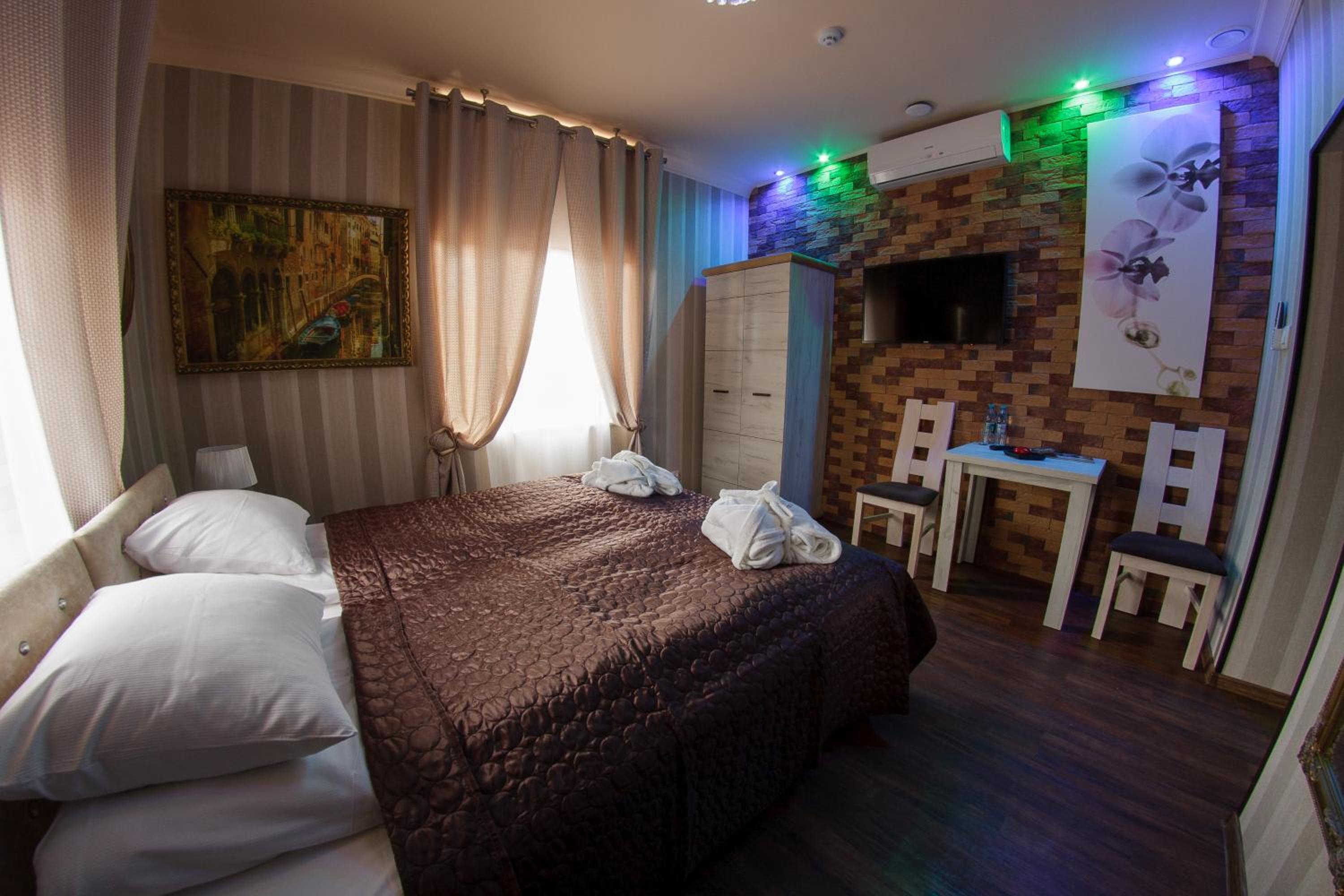 Budget Double Room with unlimited access to Roman Terms - Photo 11