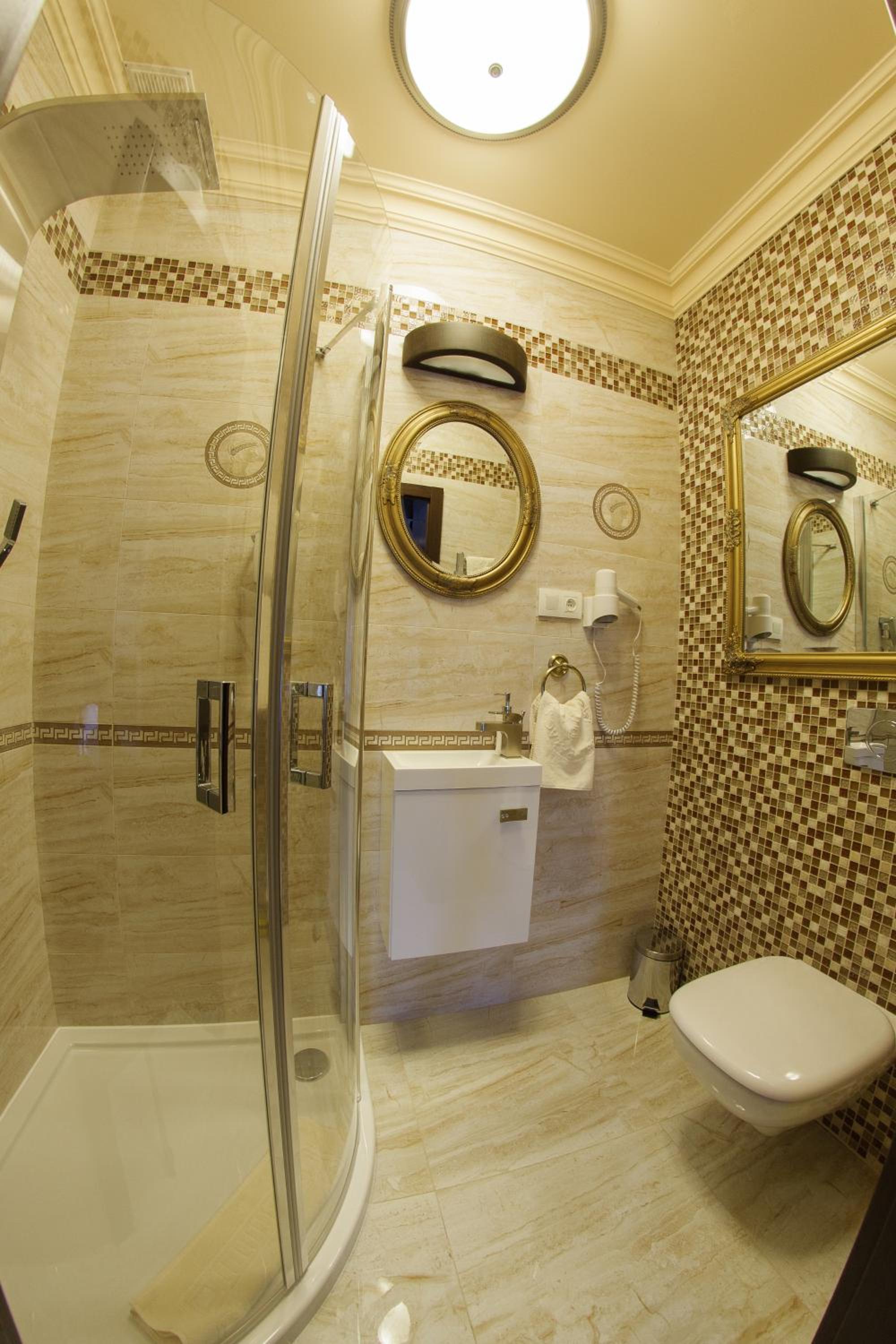 Budget Double Room with unlimited access to Roman Terms - Photo 4