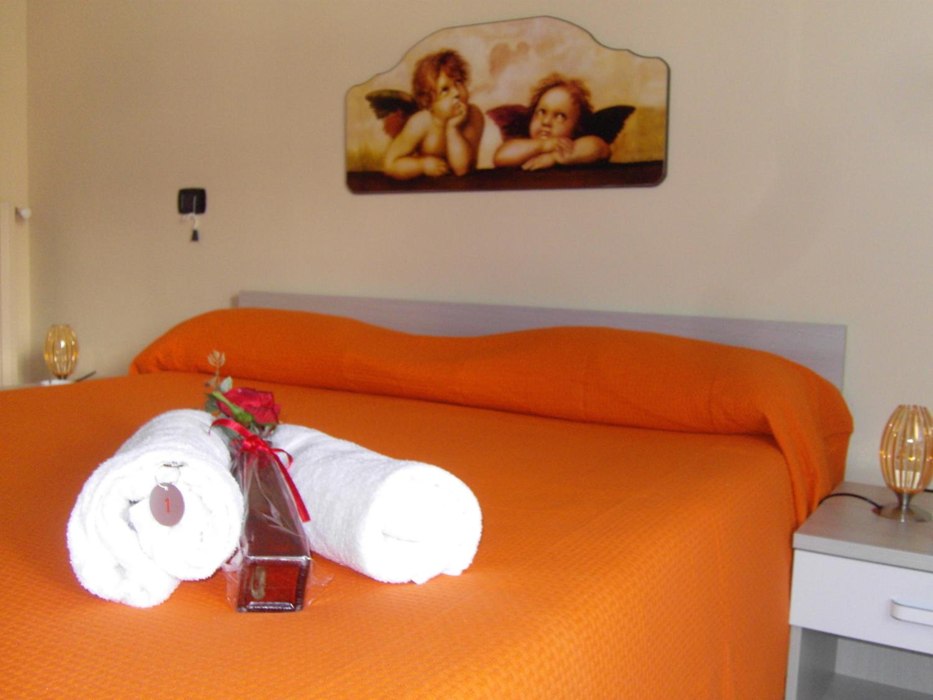 Deluxe Double Room with Shower - Photo 2