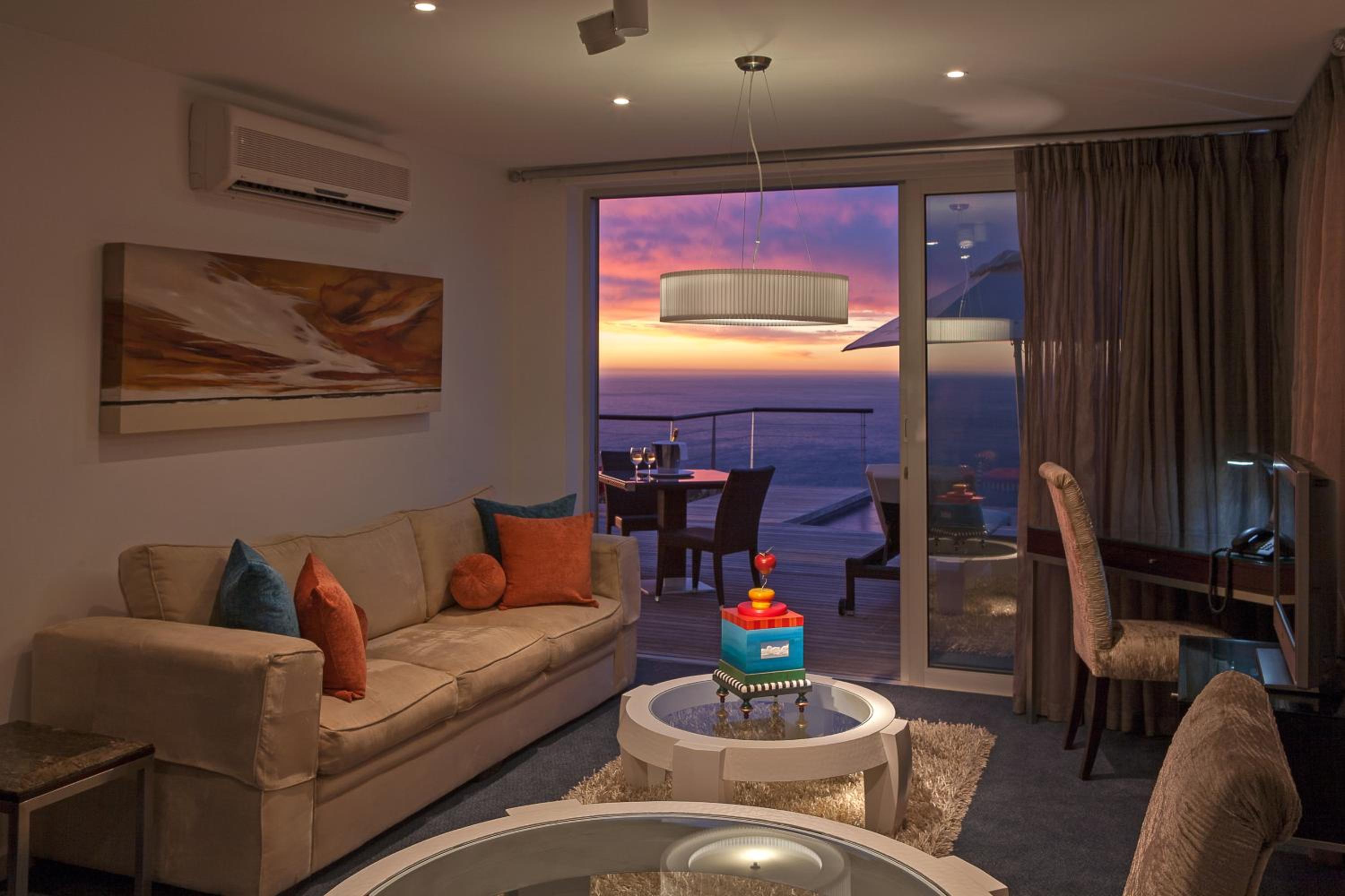 Deluxe Suite with Terrace and Sea View - Infinity Suite - Photo 5