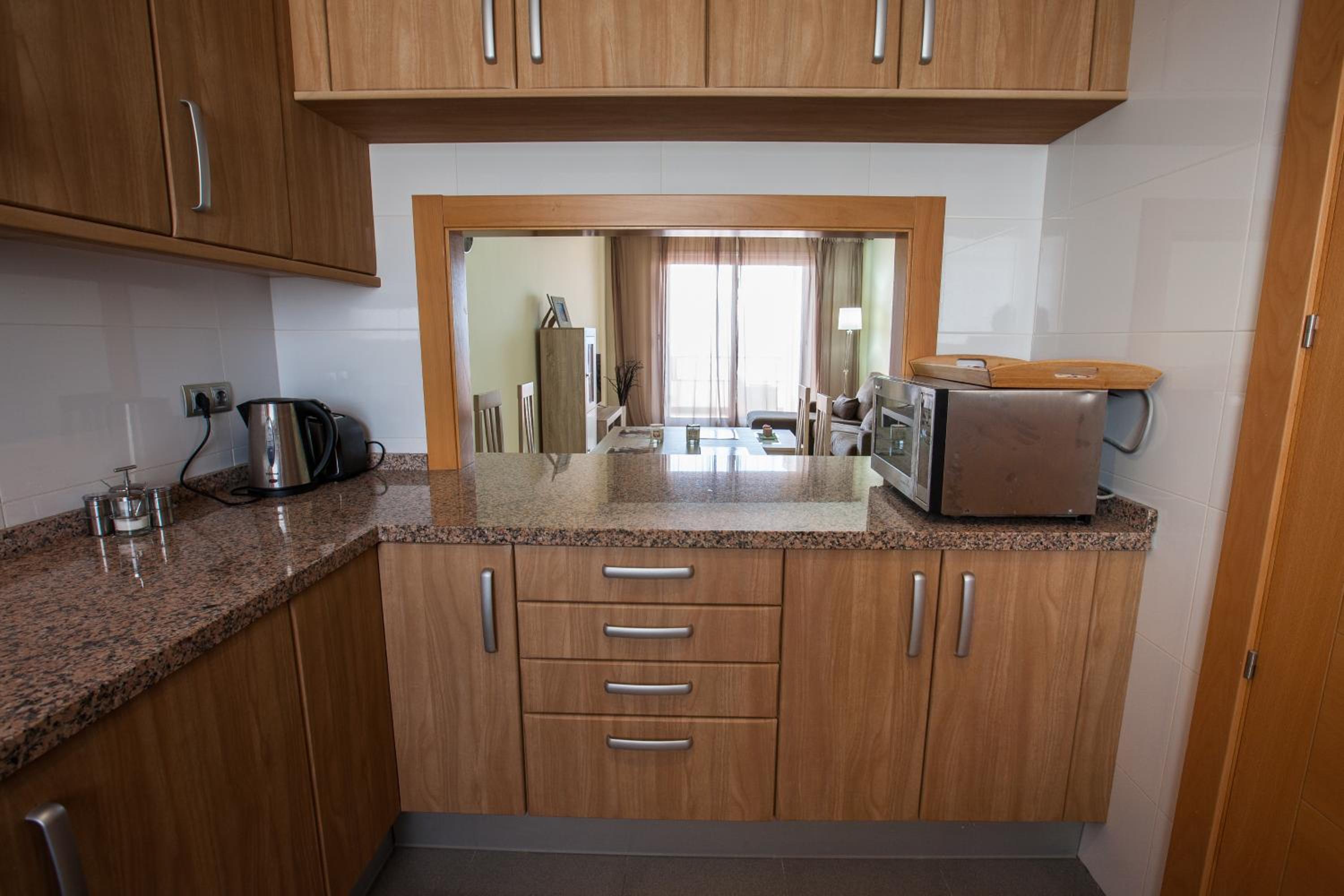 One-Bedroom Apartment with Sea View - Photo 3