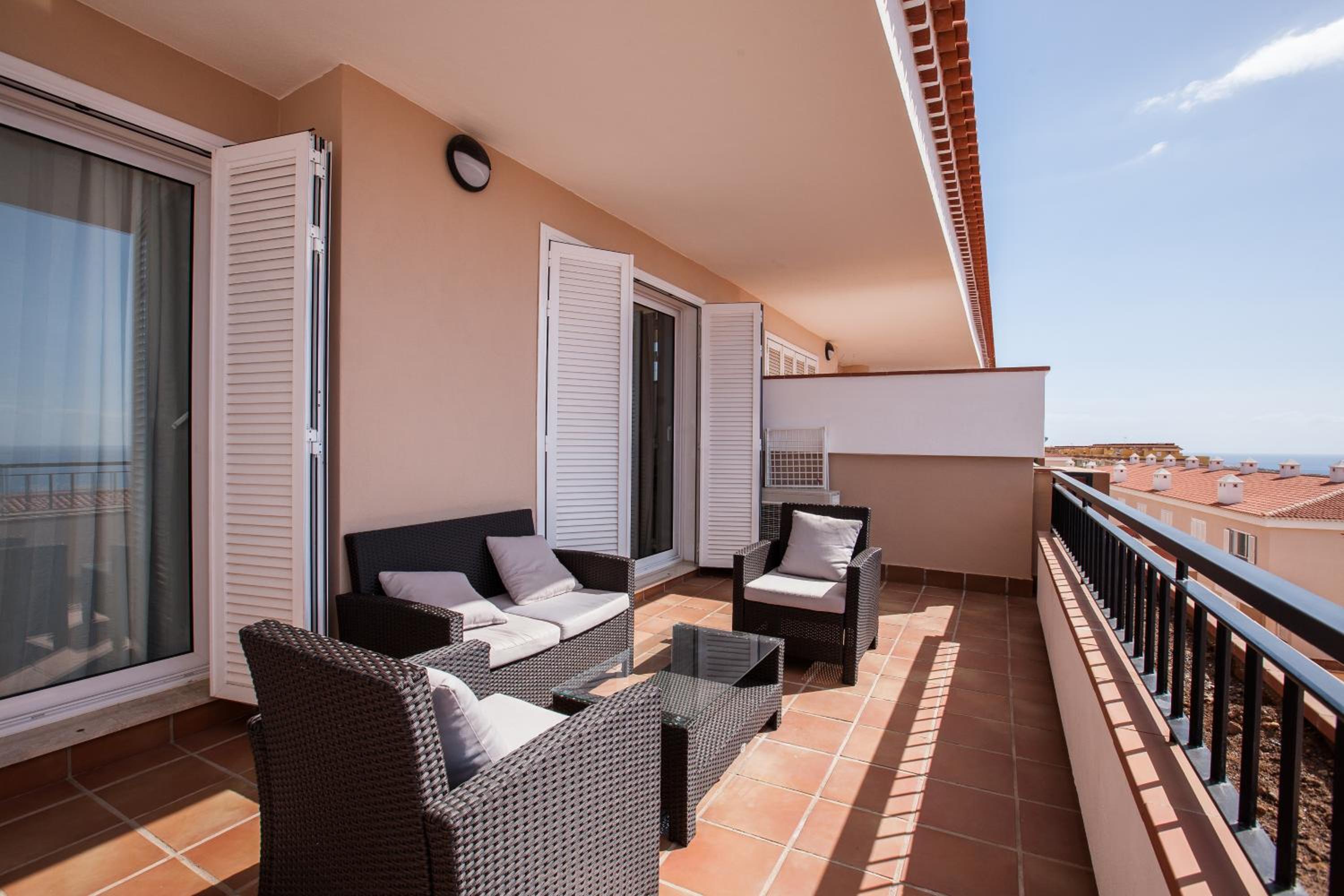 One-Bedroom Apartment with Sea View - Photo 5