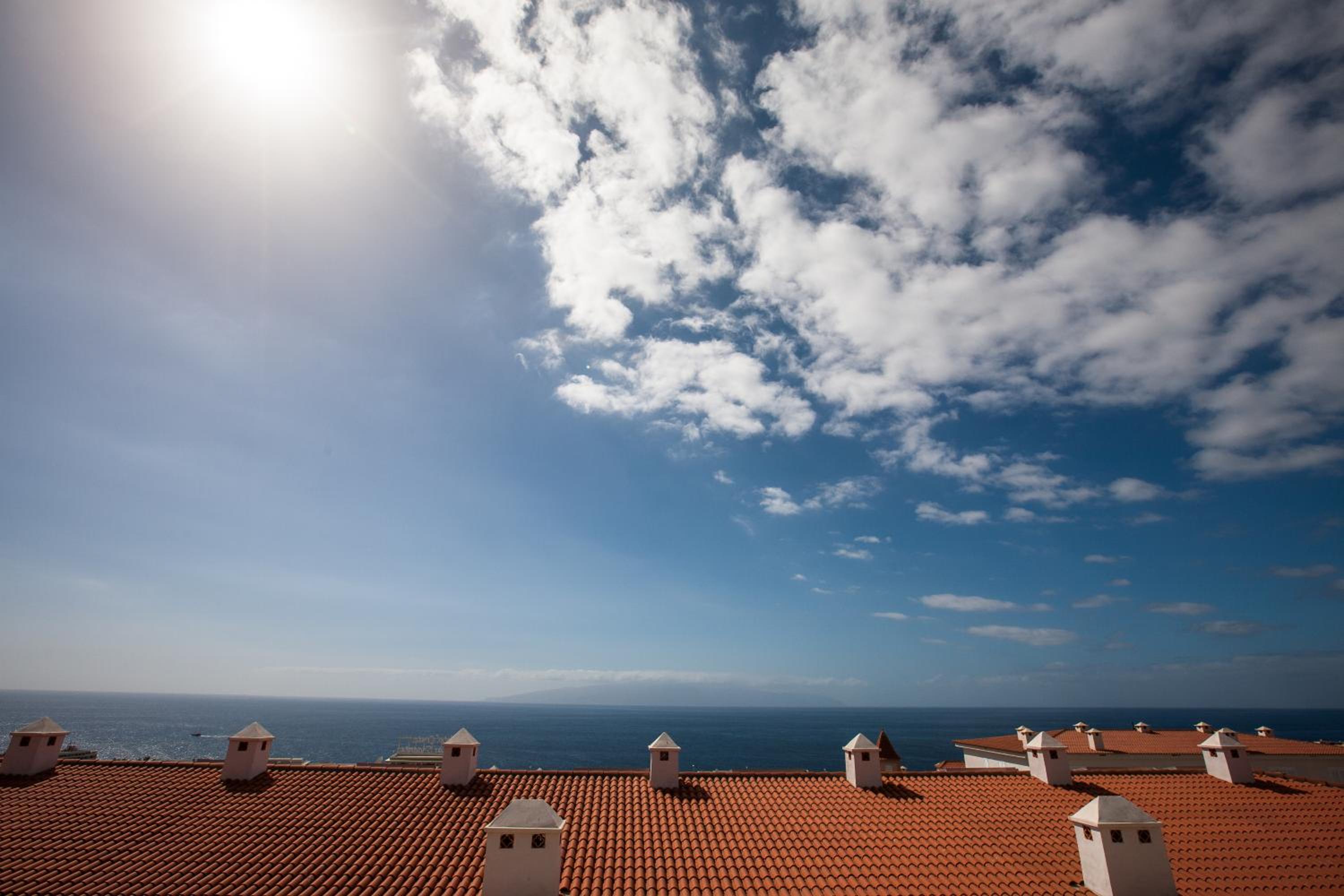 One-Bedroom Apartment with Sea View - Photo 13