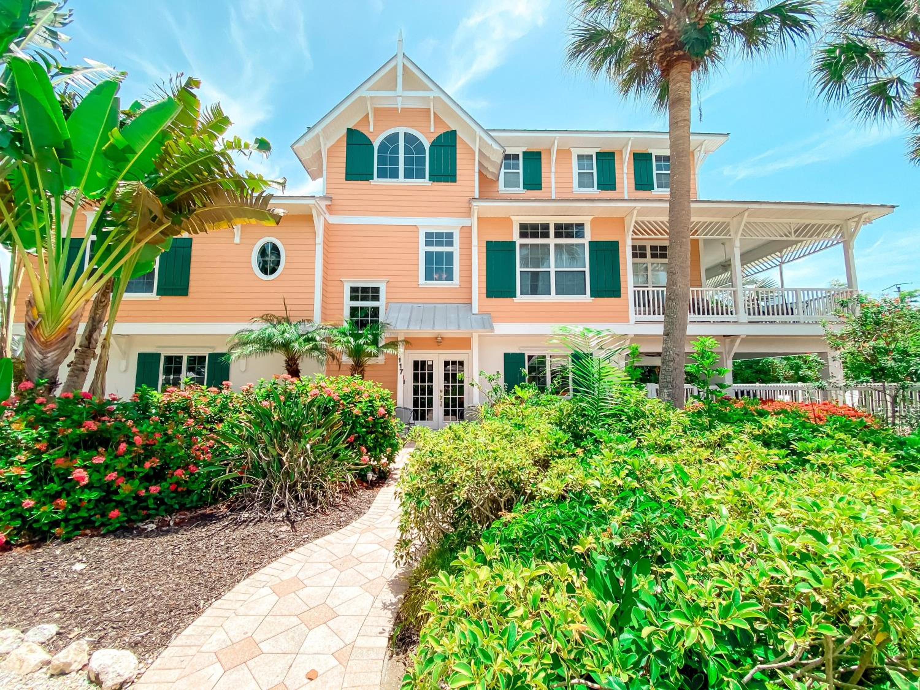 Three-Bedroom Vacation Home  photo 2
