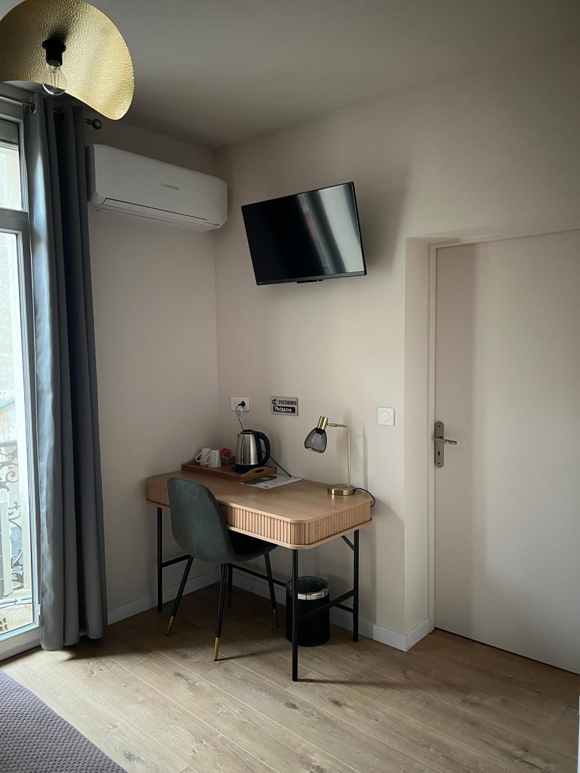 2-Bedroom Suite with air conditionning