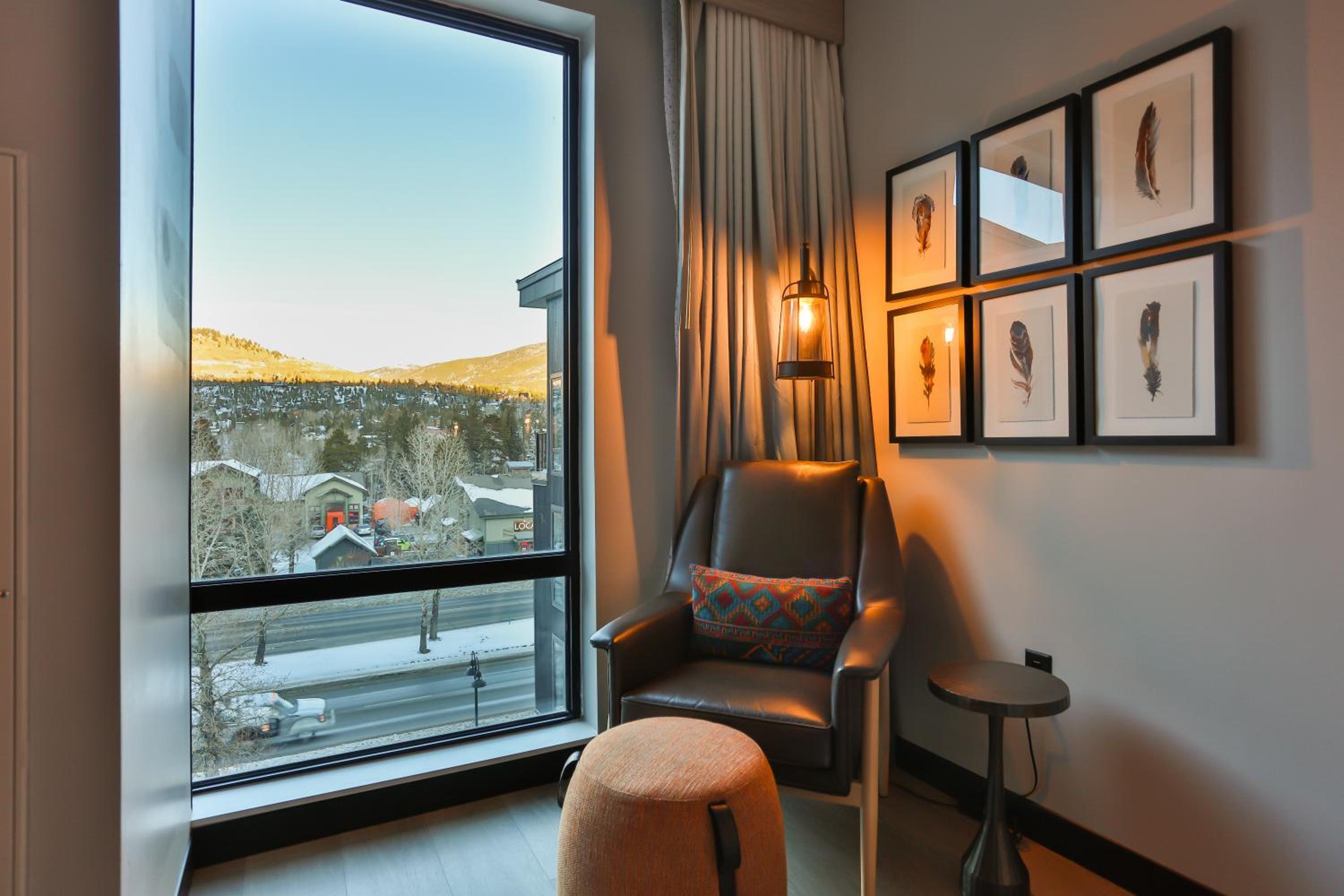 Queen Room with Two Queen Beds and Mountain View - Photo 1