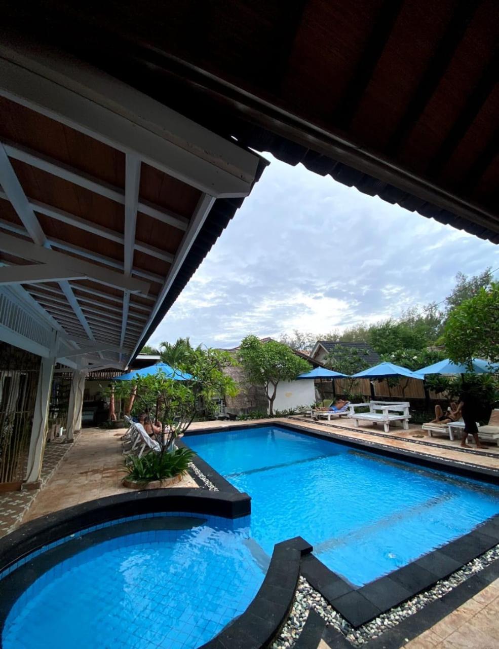 King Room with Pool View - Photo 7