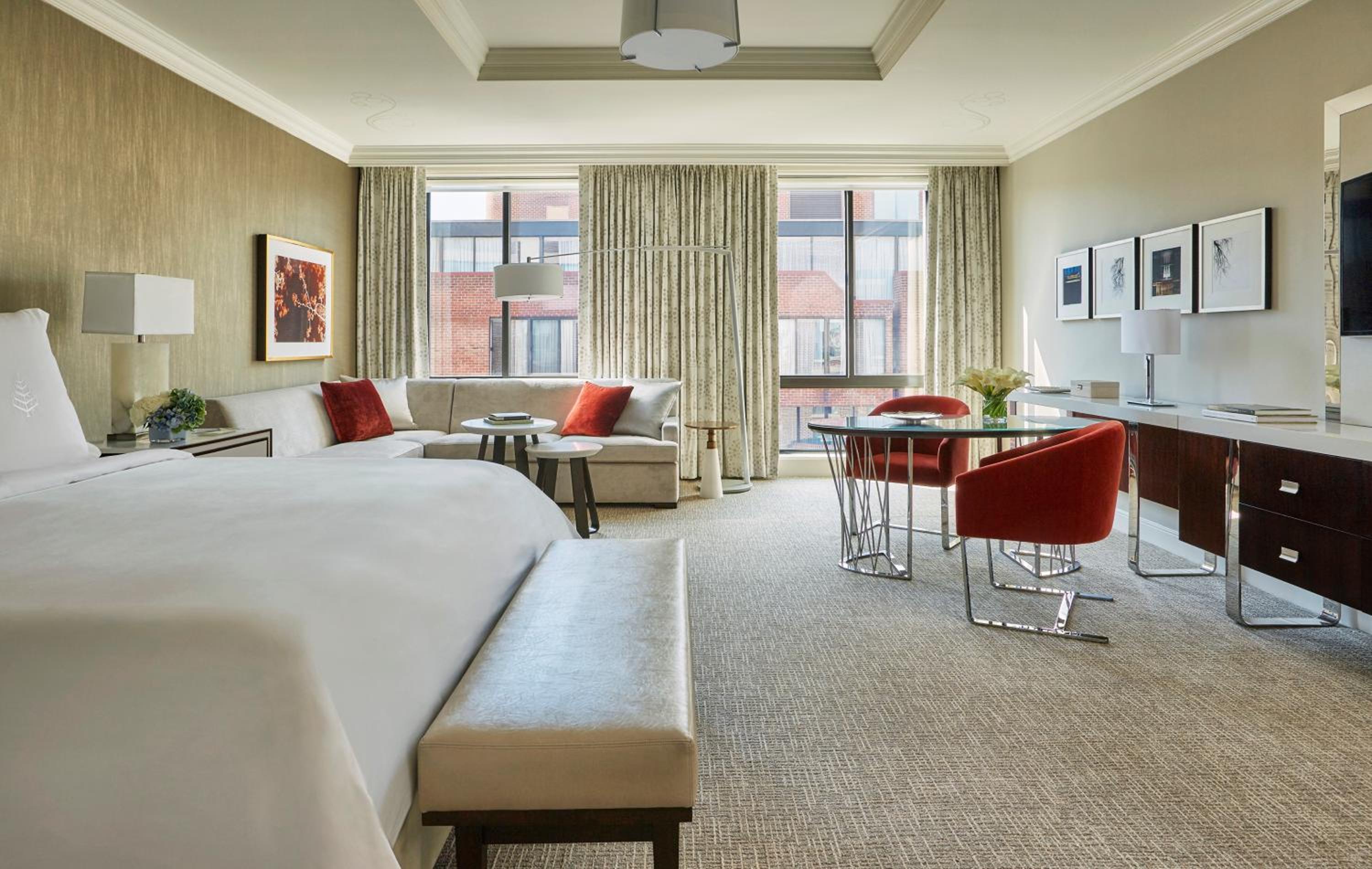 Grand Premier Room with One King Bed - Photo 1