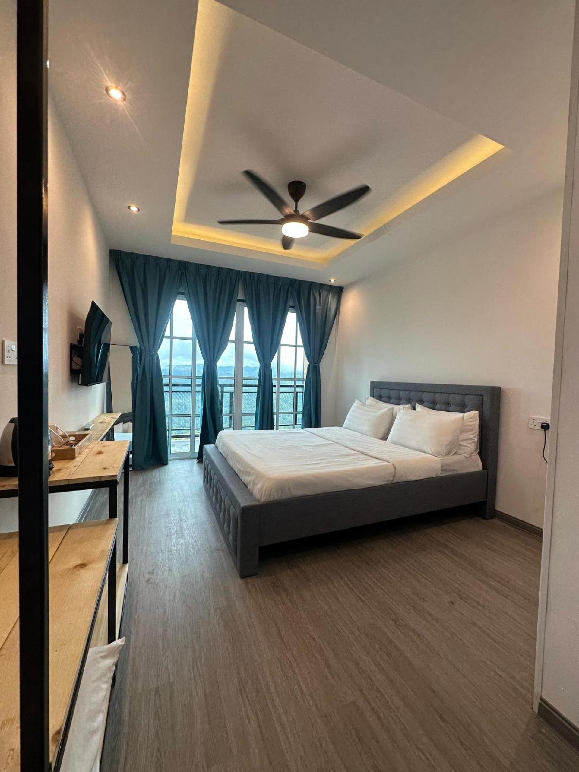 Queen Room with Balcony