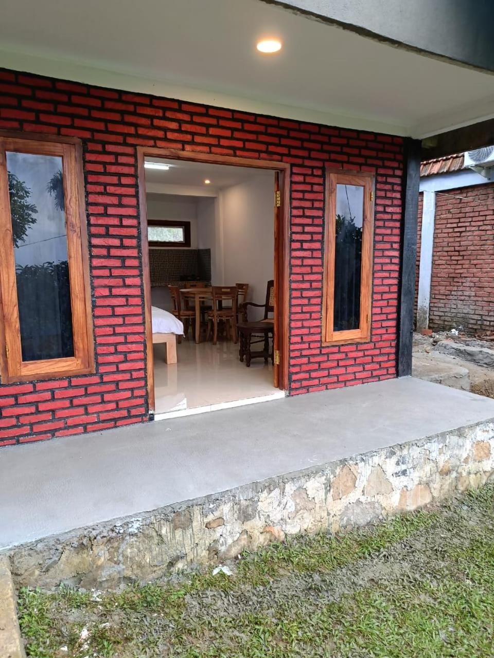 Family Room - Disability Access - Photo 5