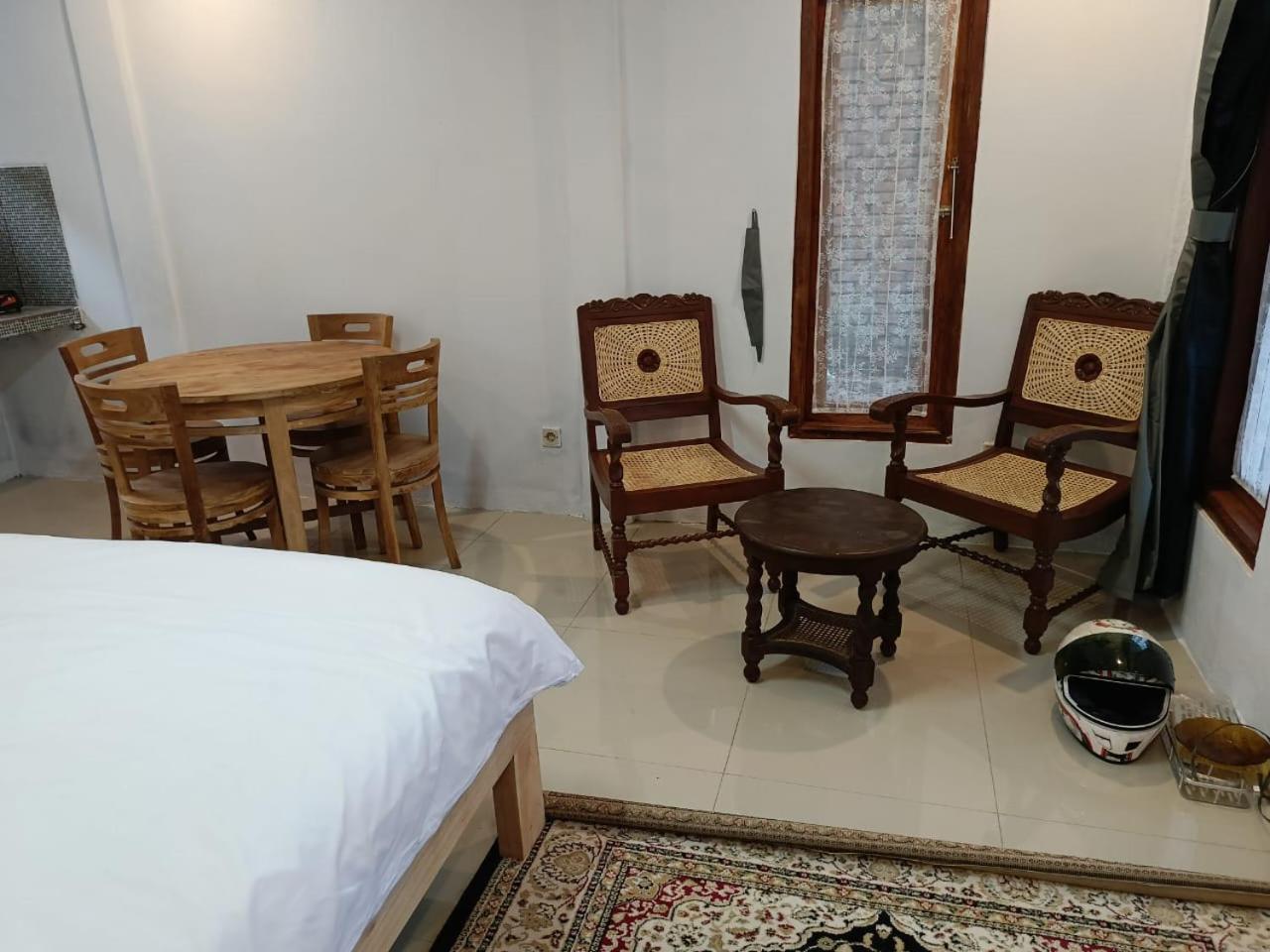 Family Room - Disability Access - Photo 1