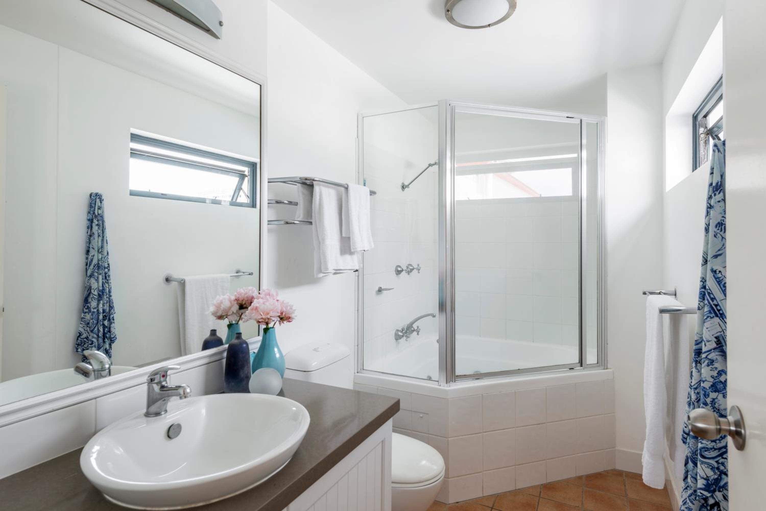 Executive Two-Bedroom Apartment - Photo 5