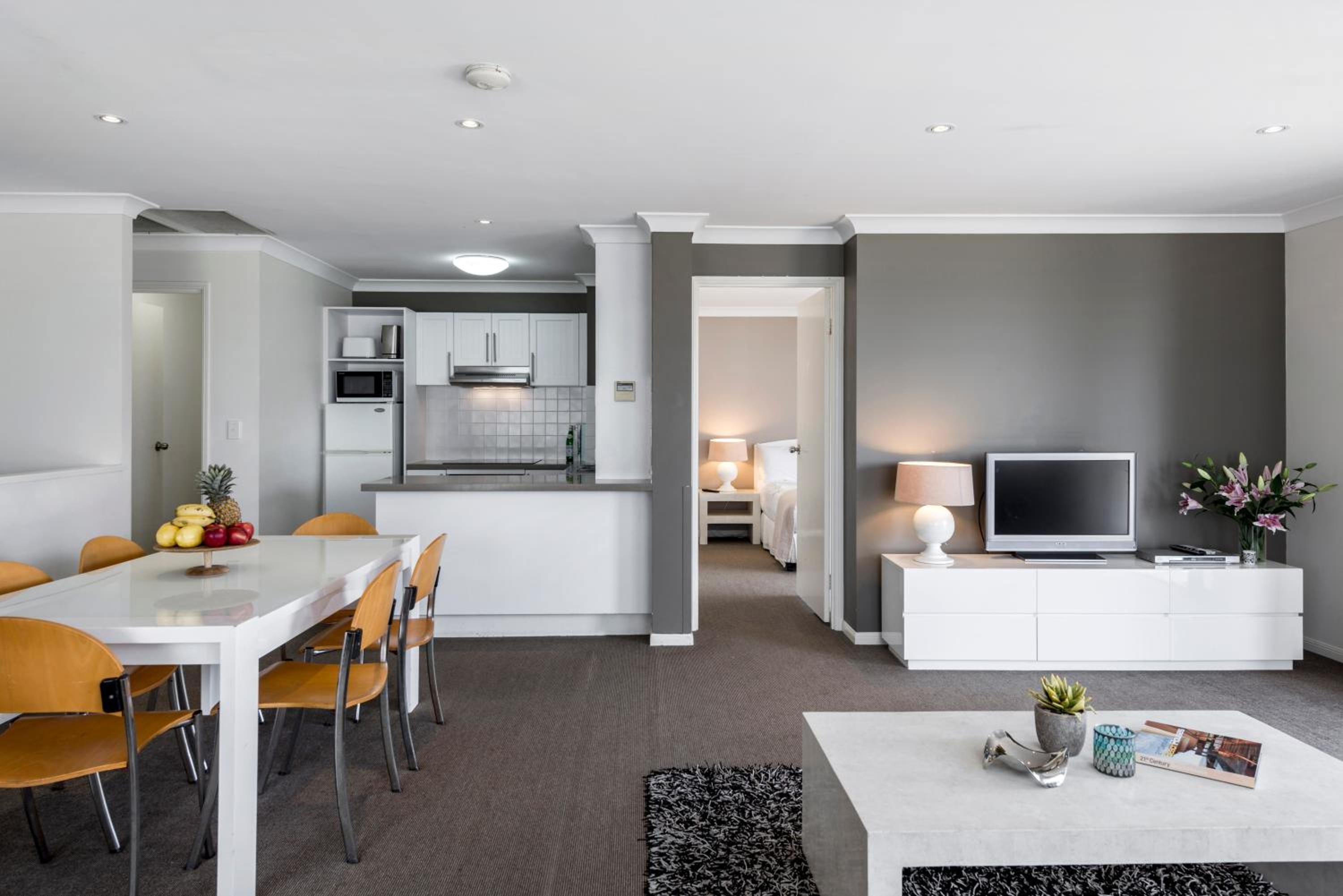 Executive Two-Bedroom Apartment - Photo 7