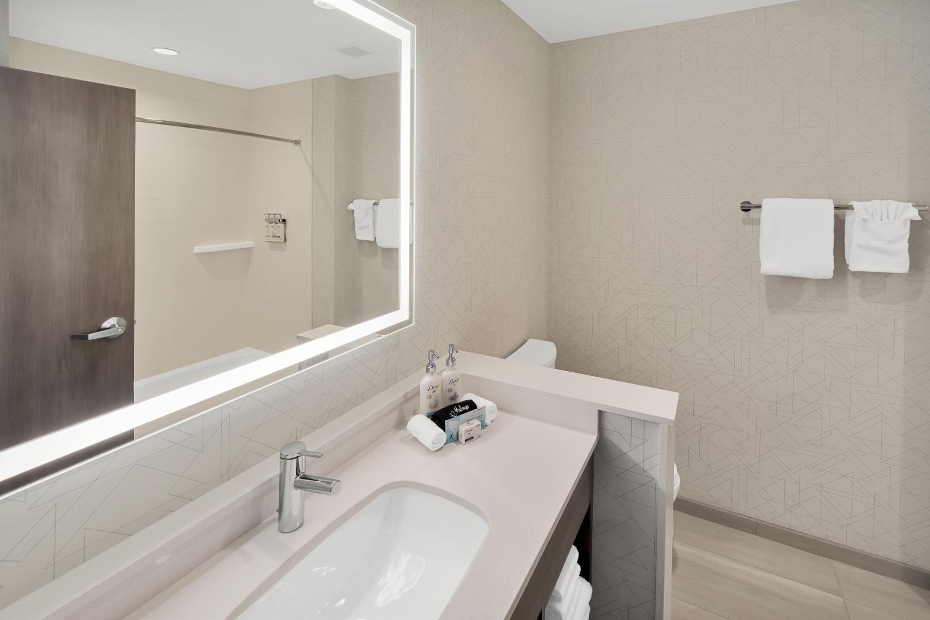 Standard King Room with Extra Floor Space - Photo 1