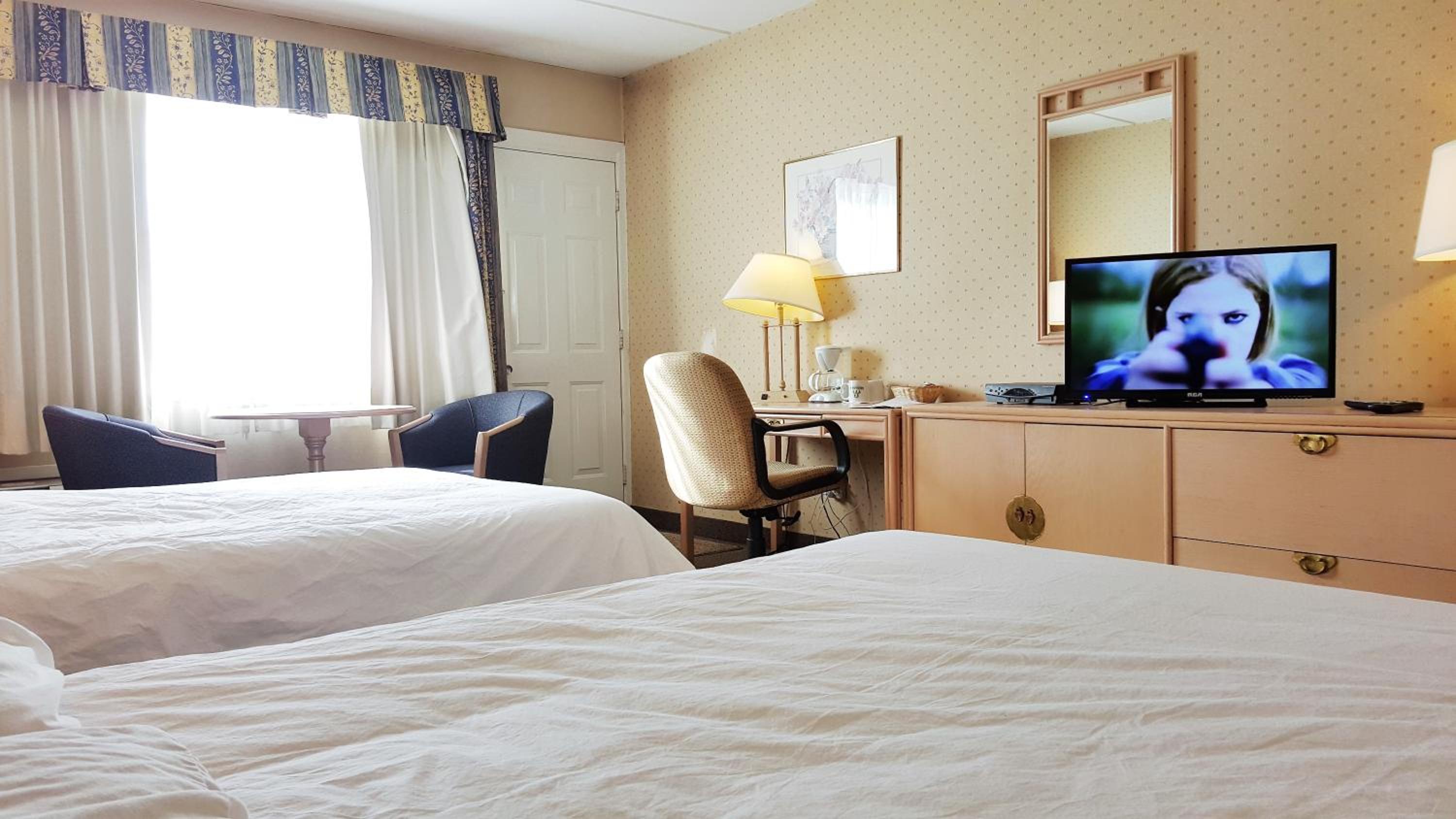Standard Double Room with Two Double Beds photo 2