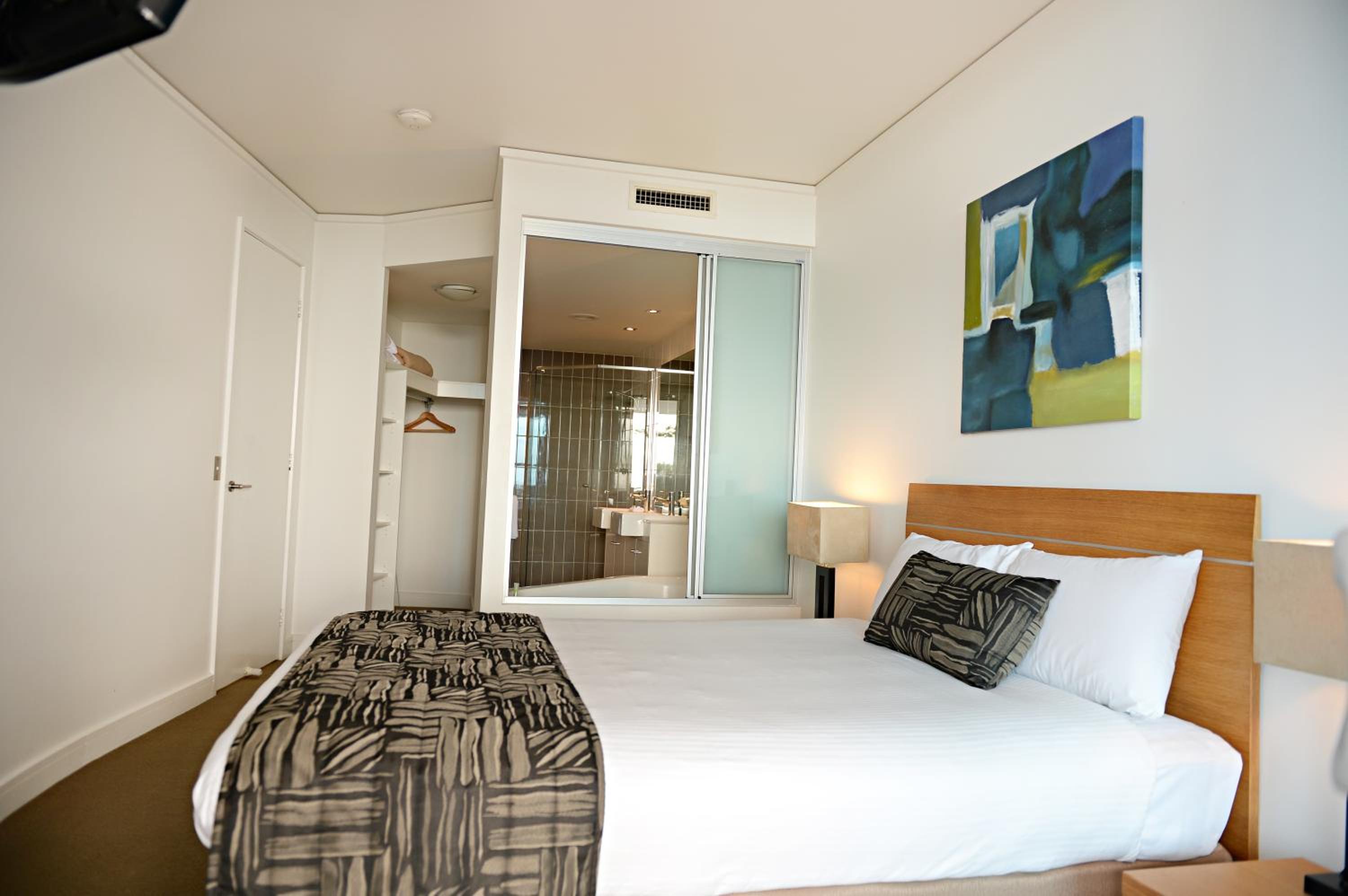 One-Bedroom Apartment - Back Tower