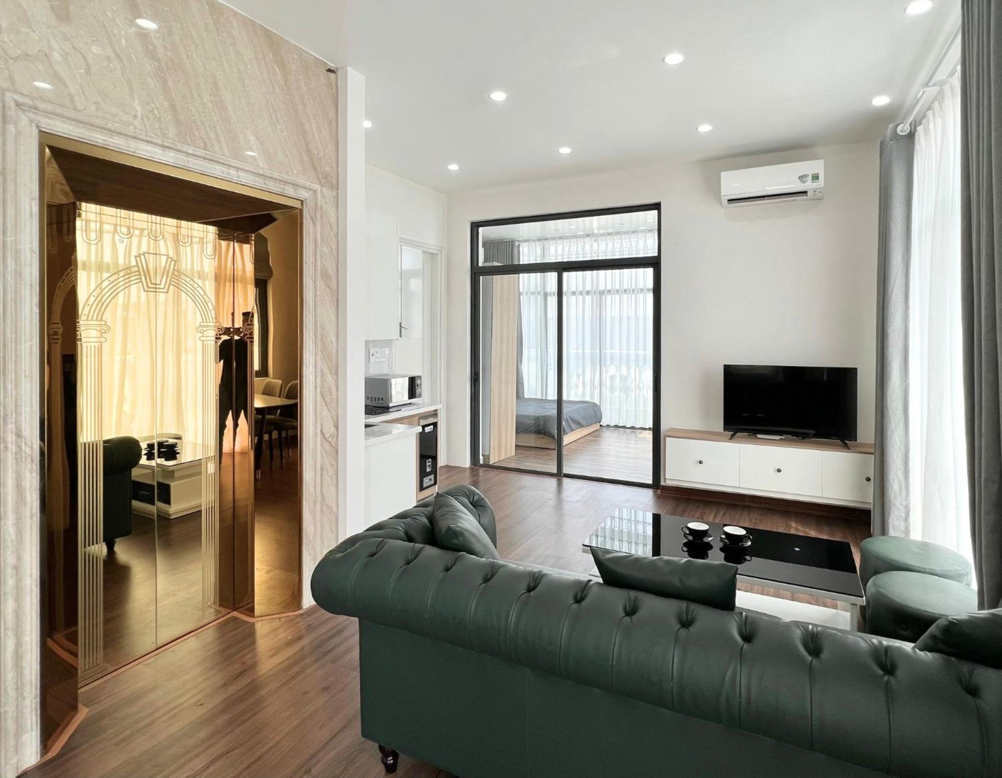 One-Bedroom Apartment with Balcony photo 3