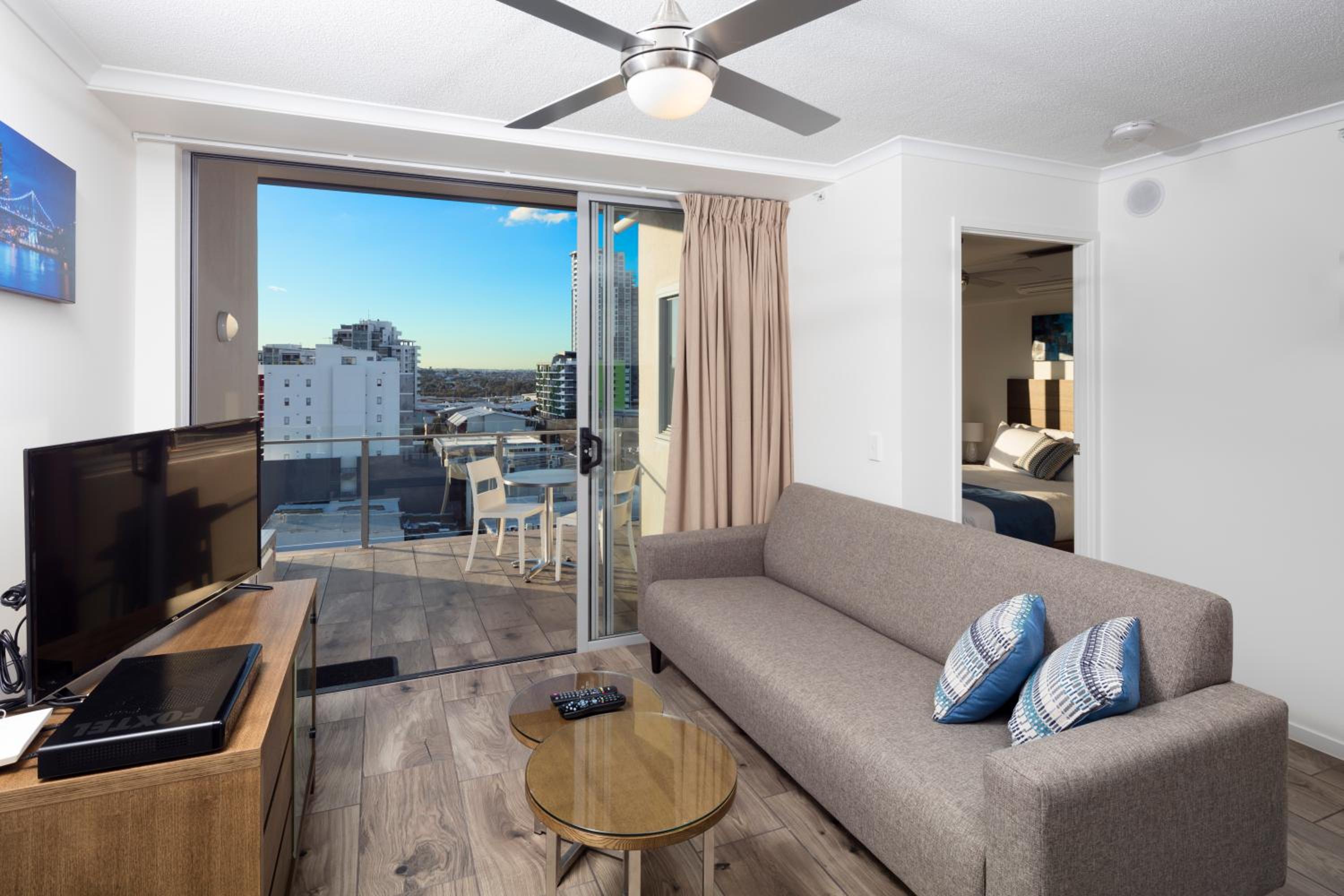 One-Bedroom Apartment - Governor
