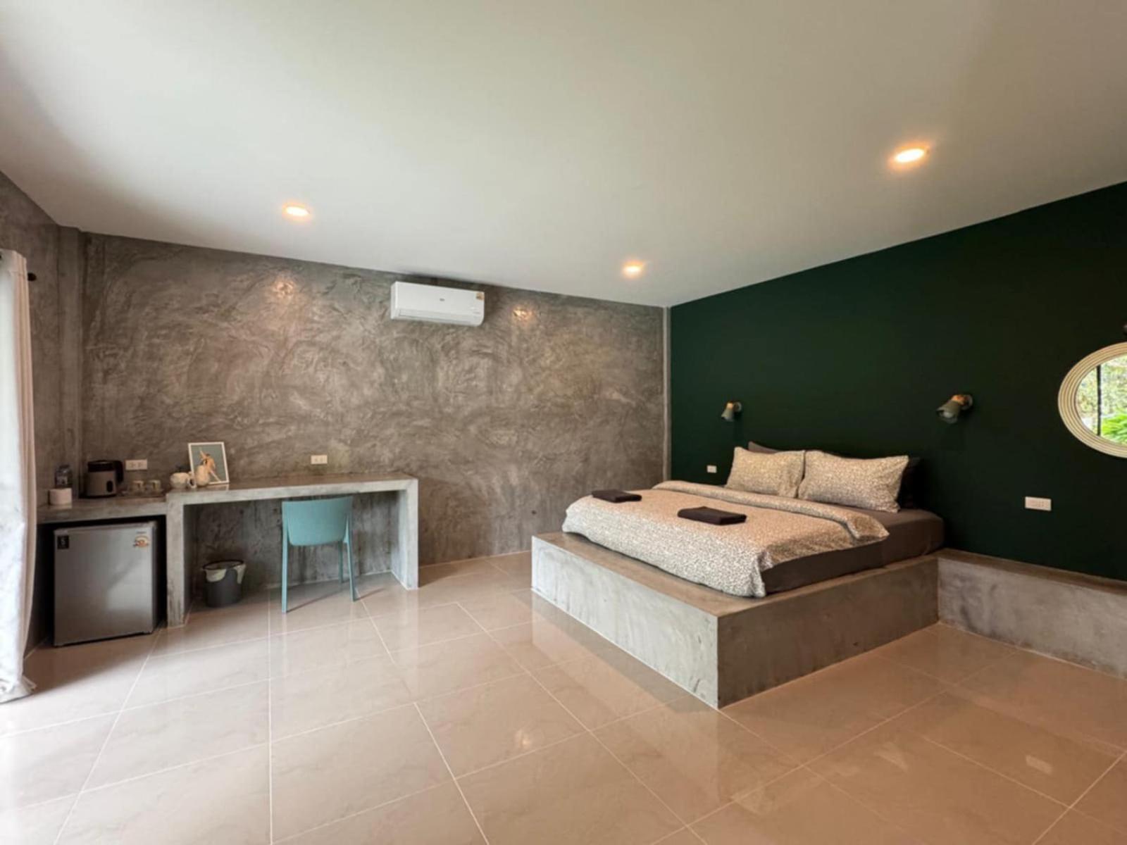 Large Double Room photo 1