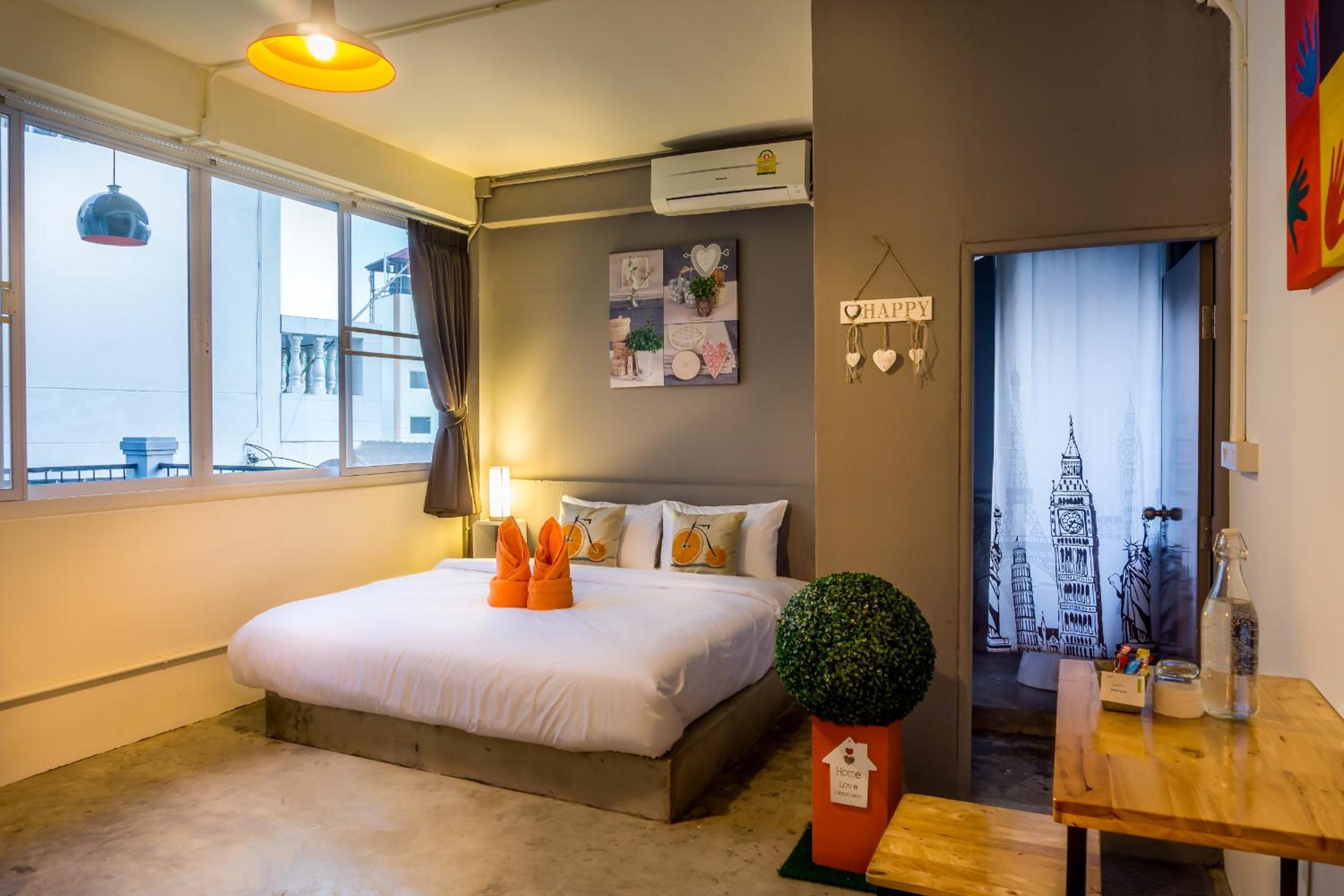 Deluxe Double Room with Balcony - Photo 1