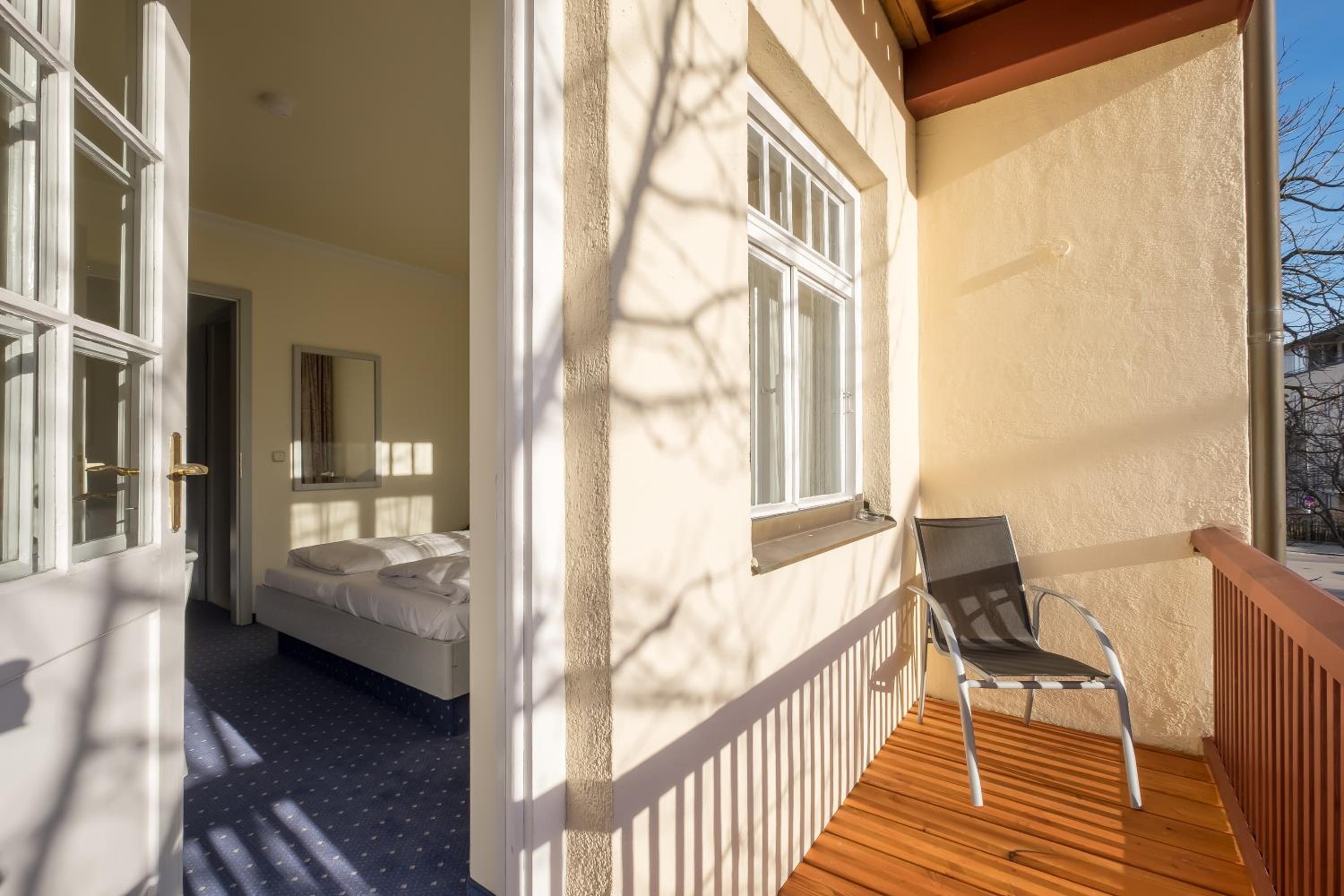 Double Room - Photo 5