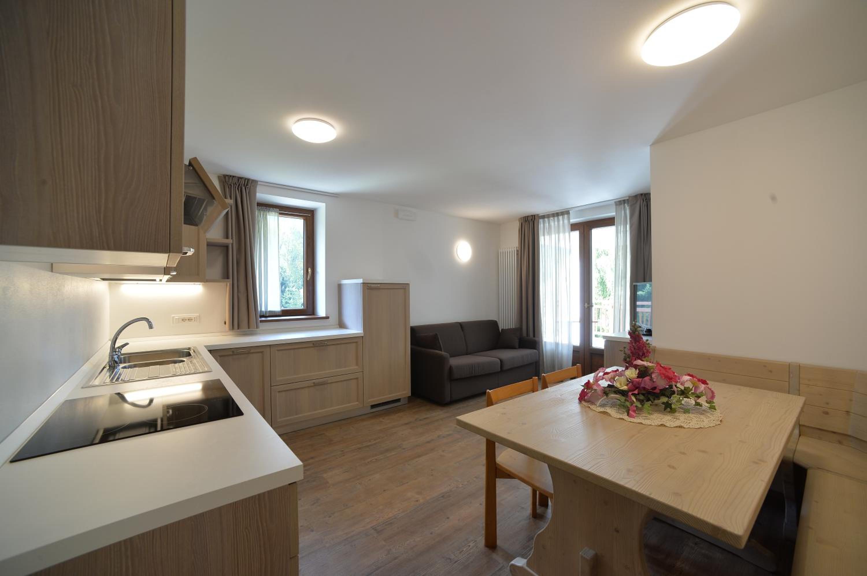 One-Bedroom Apartment with Terrace photo 2
