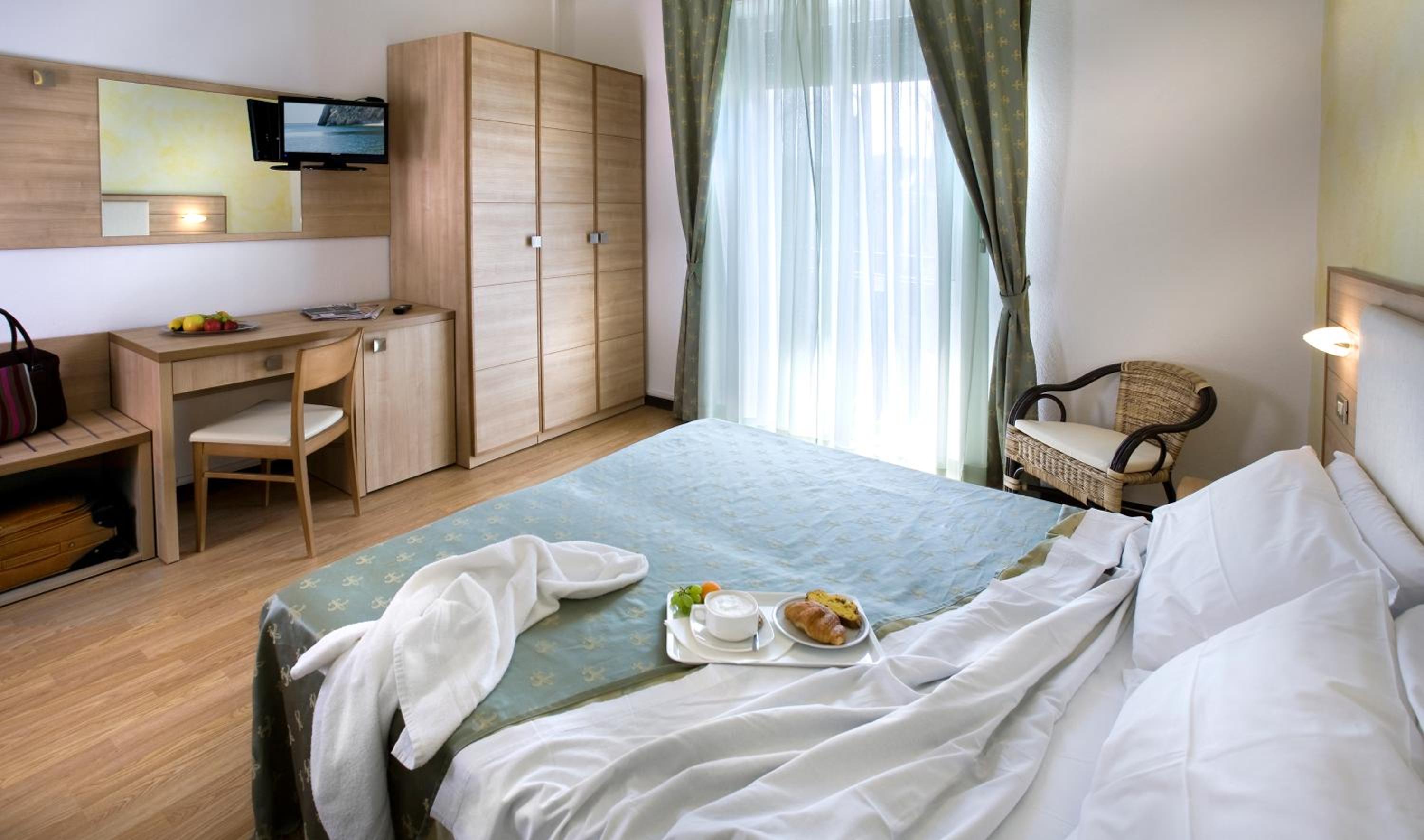 Standard Double Room - Photo 5