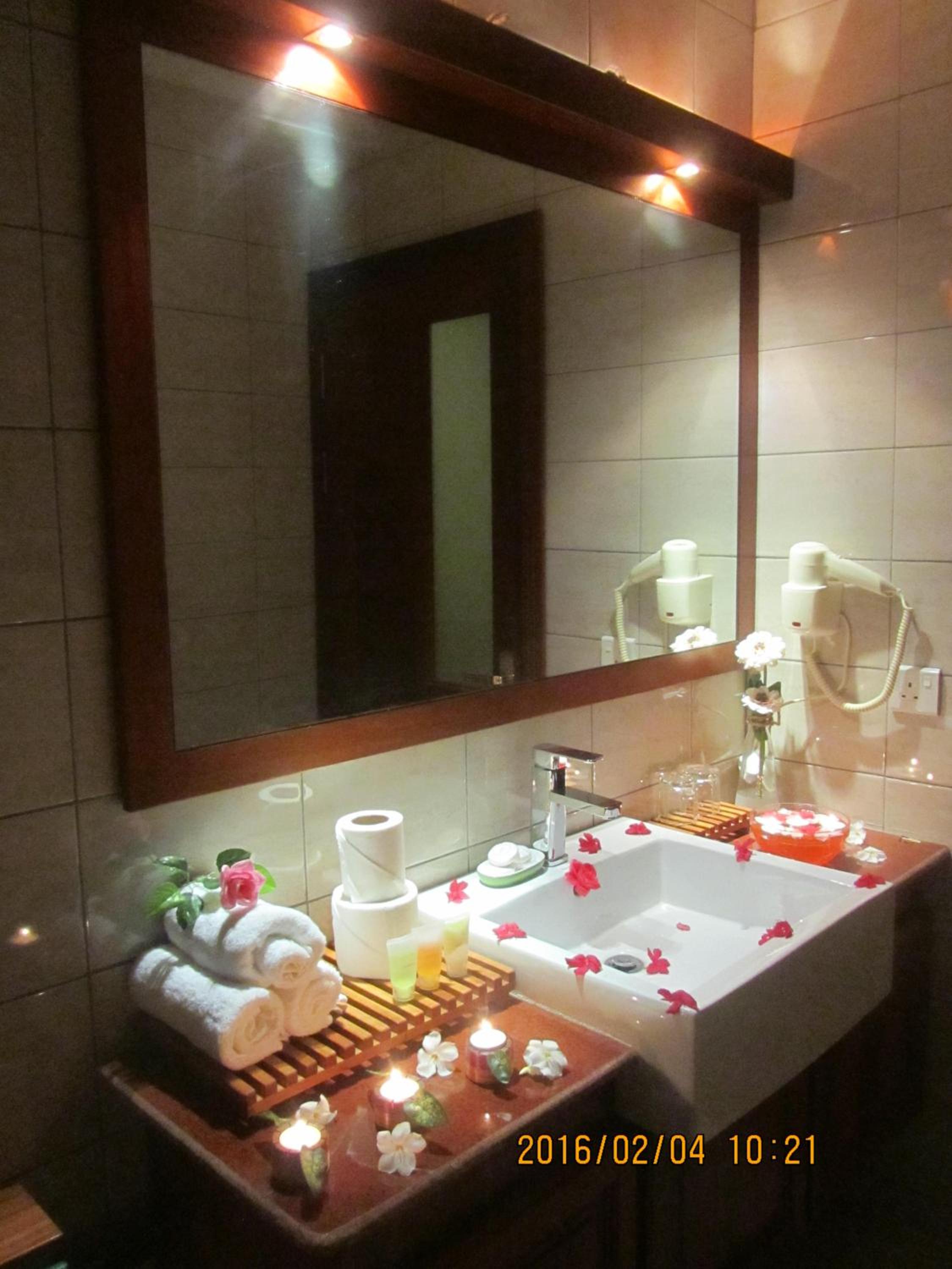 Twin Room with Bathroom photo 2