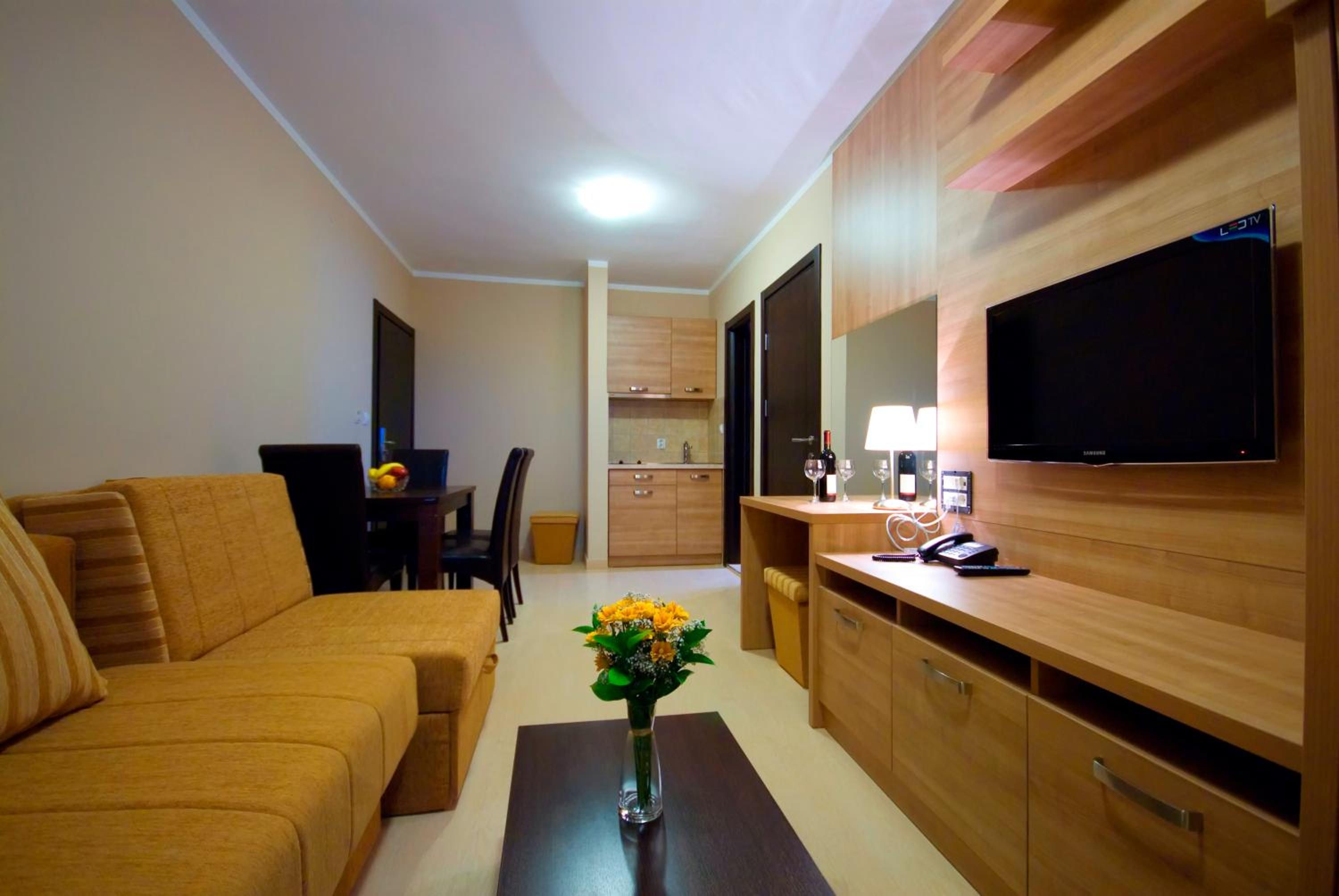One-Bedroom Apartment with Partial Sea View photo 3