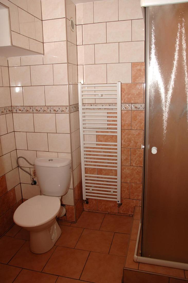 Single Room With Bathroom photo 2