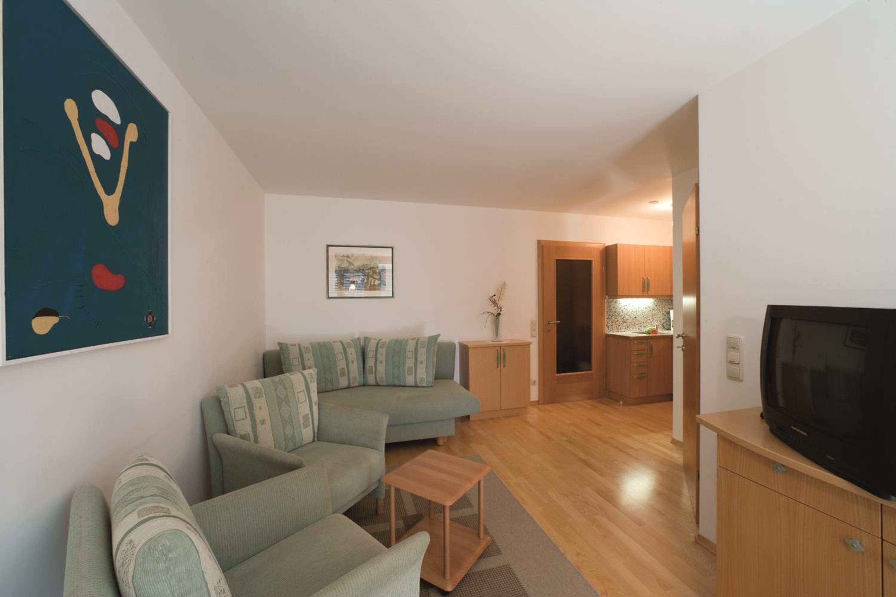 One-Bedroom Apartment with Balcony and Lake View photo 2