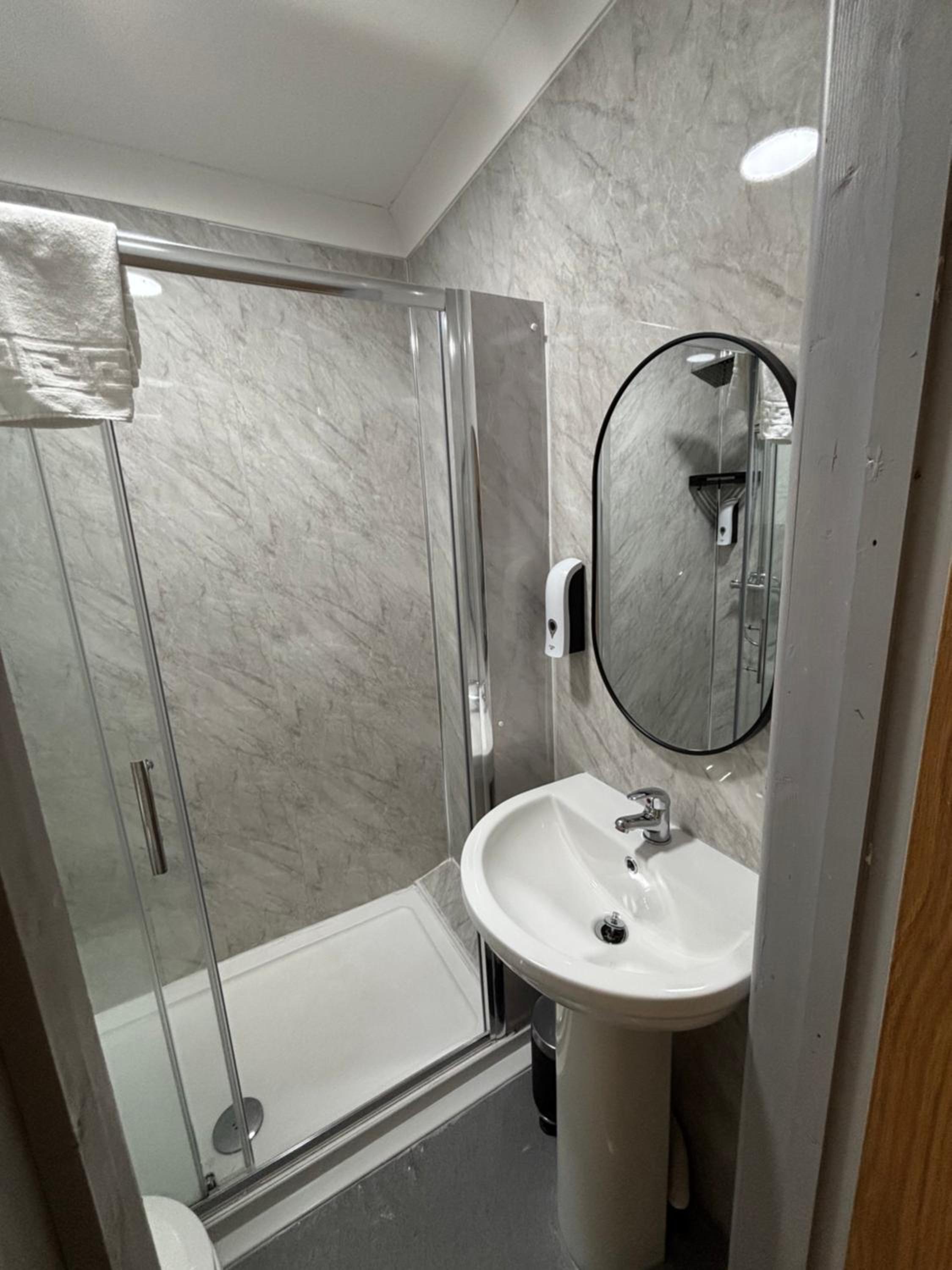 Standard Double Room - Non-Smoking - Photo 5
