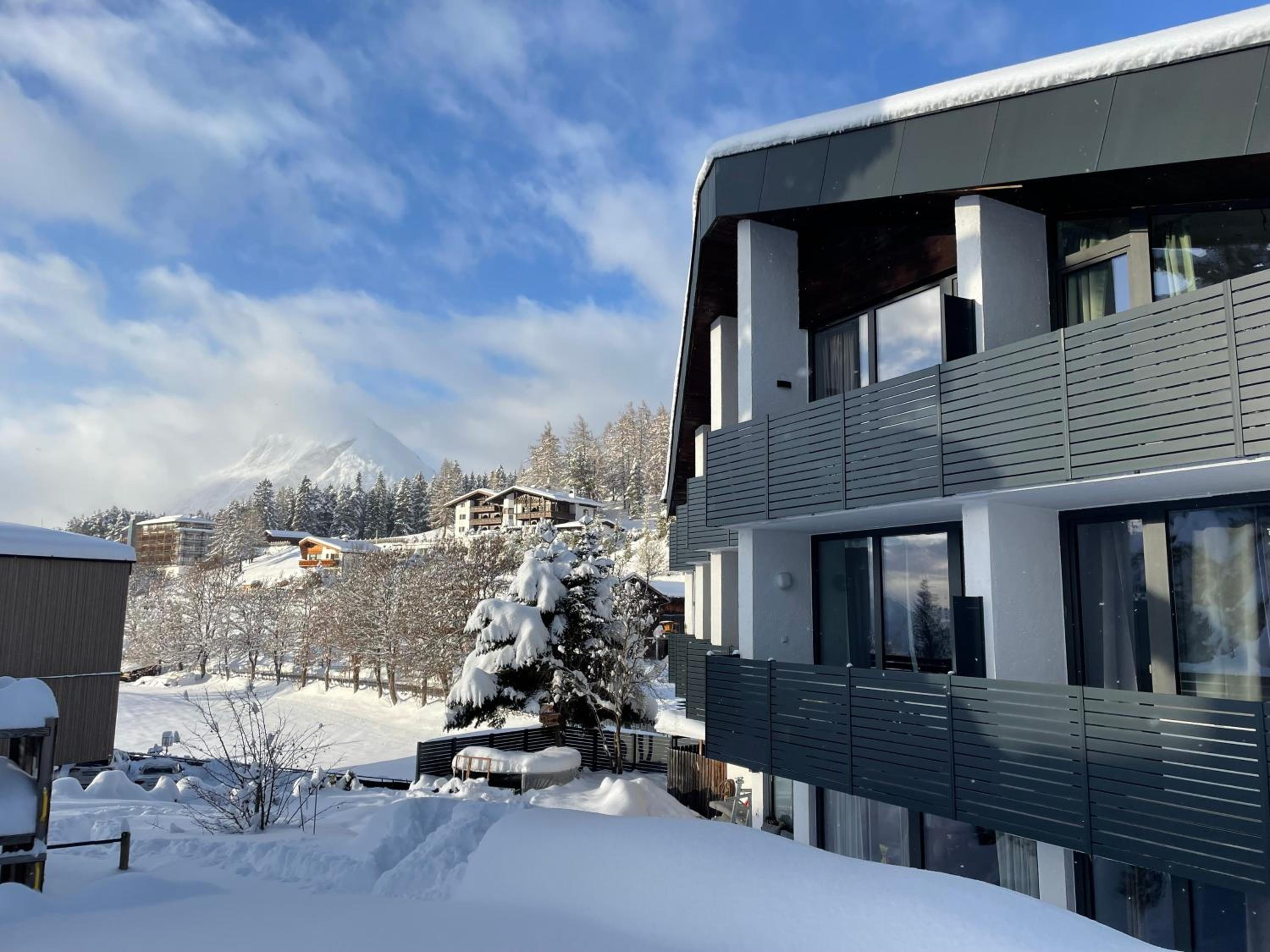 Double Room with Mountain View - Photo 2