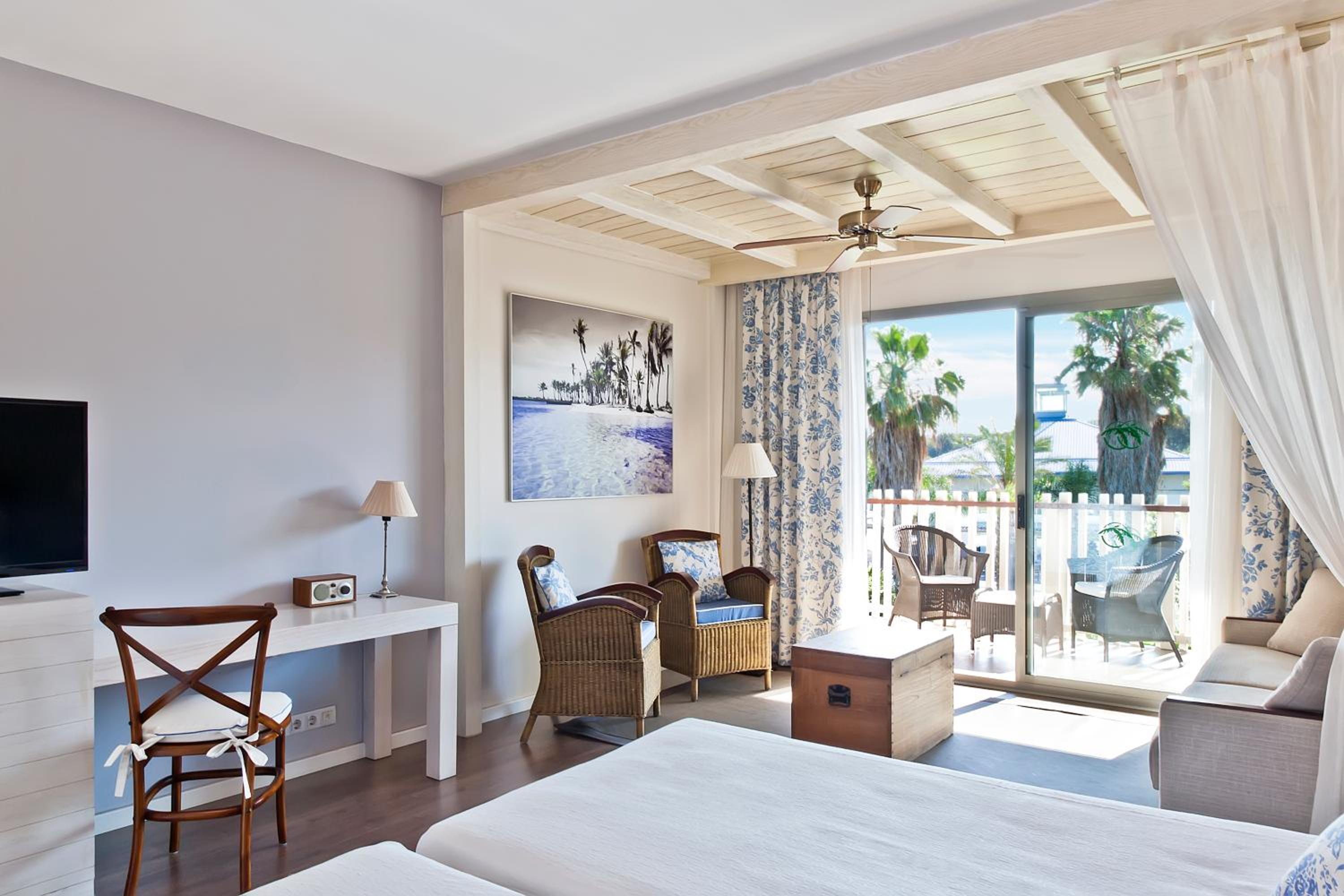 Deluxe Club San Juan with Access to PortAventura Park + 1 access to Ferrari Land 2 adults