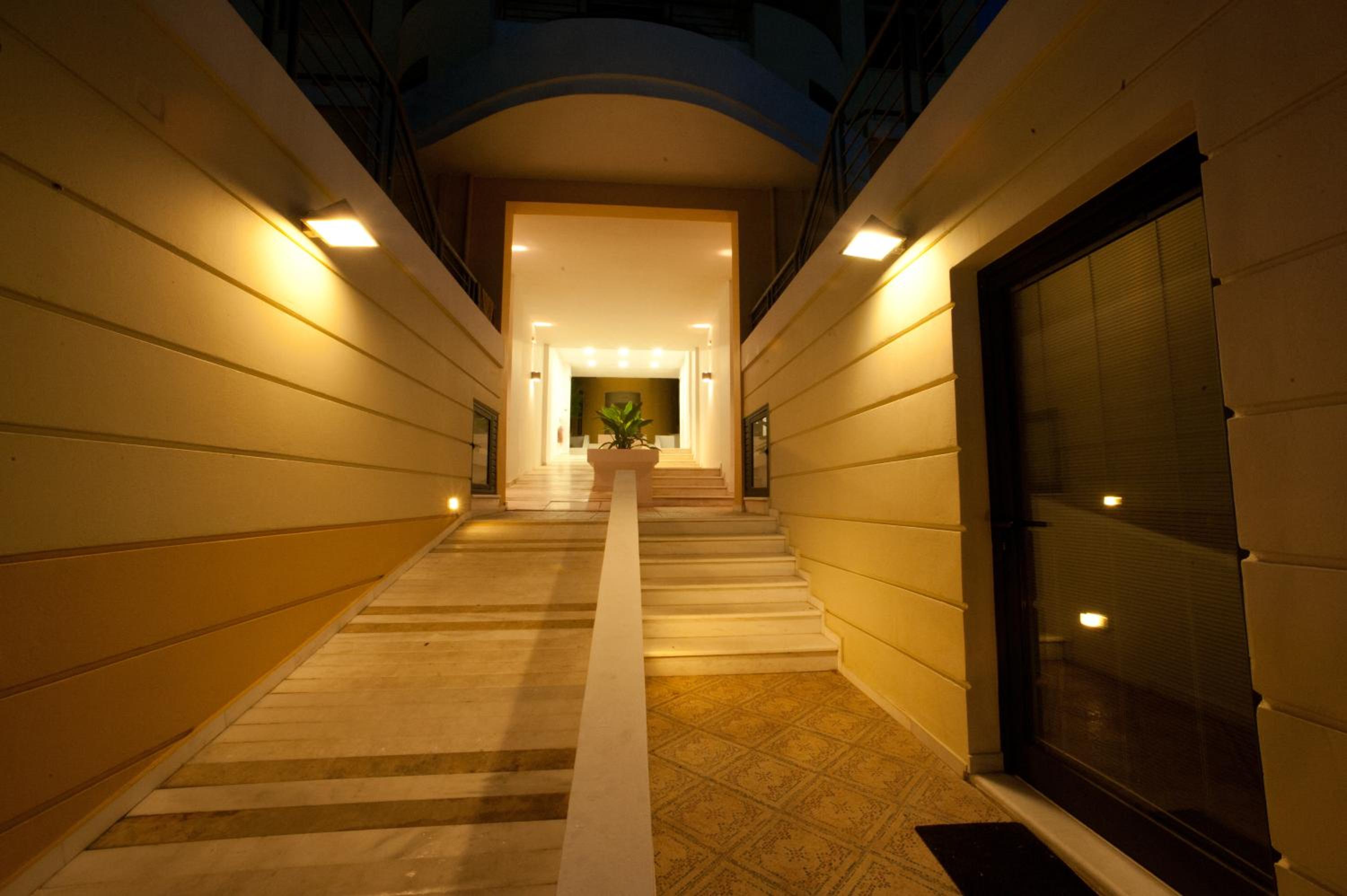Maisonette with Balcony - Photo 8