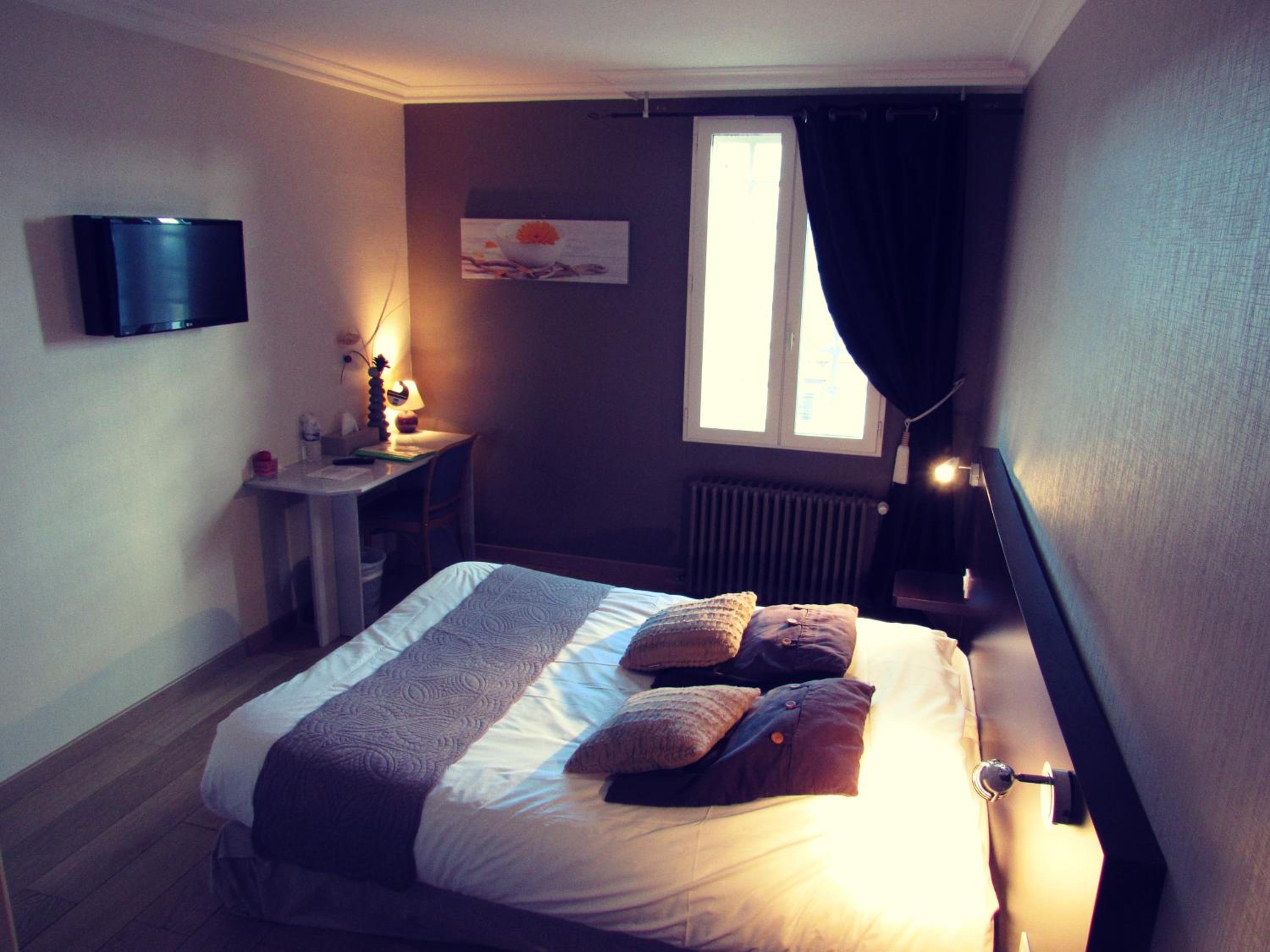 Standard Double Room - Photo 4
